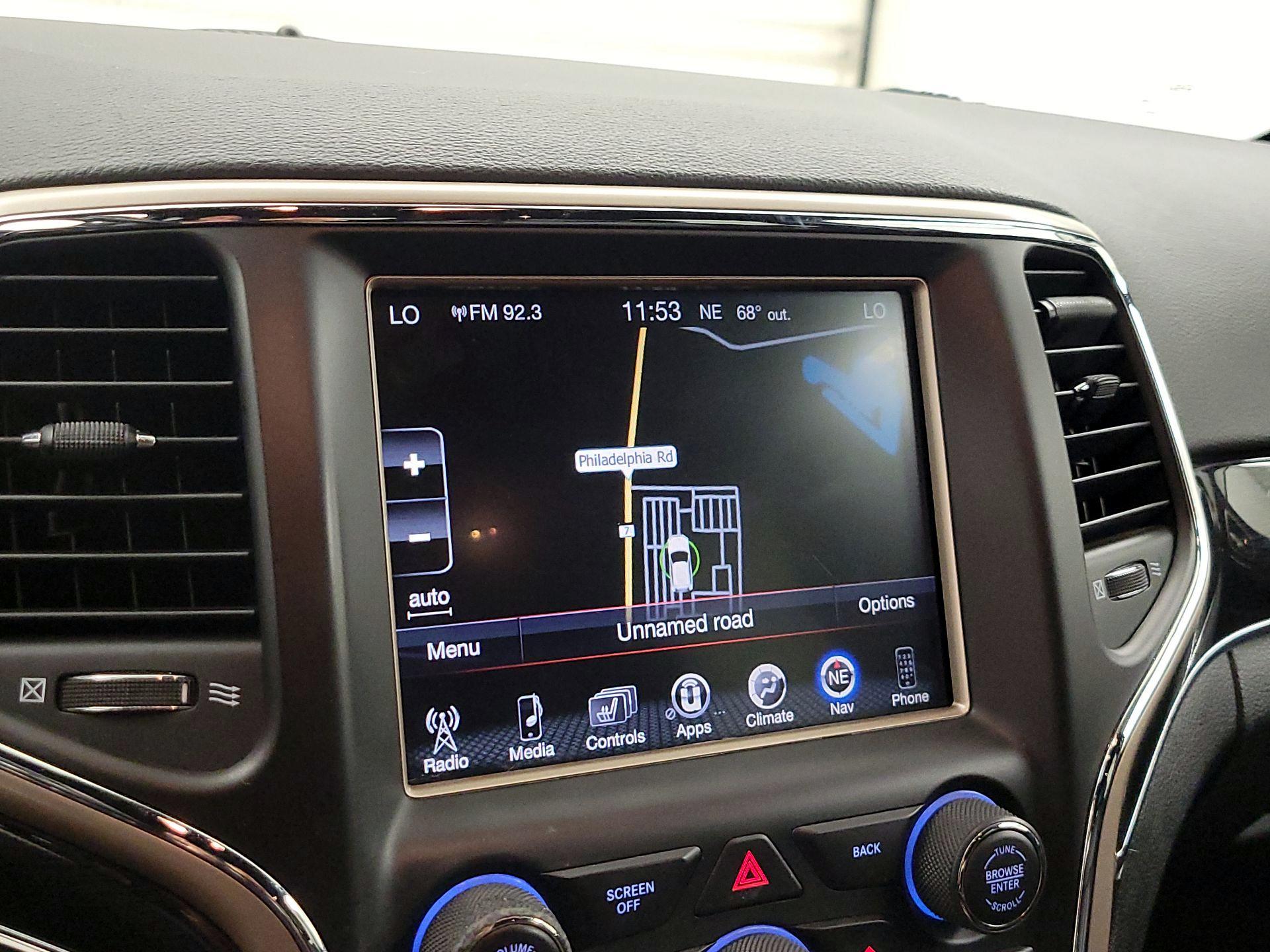 Thumbnail: 2016 Jeep Grand Cherokee - 14