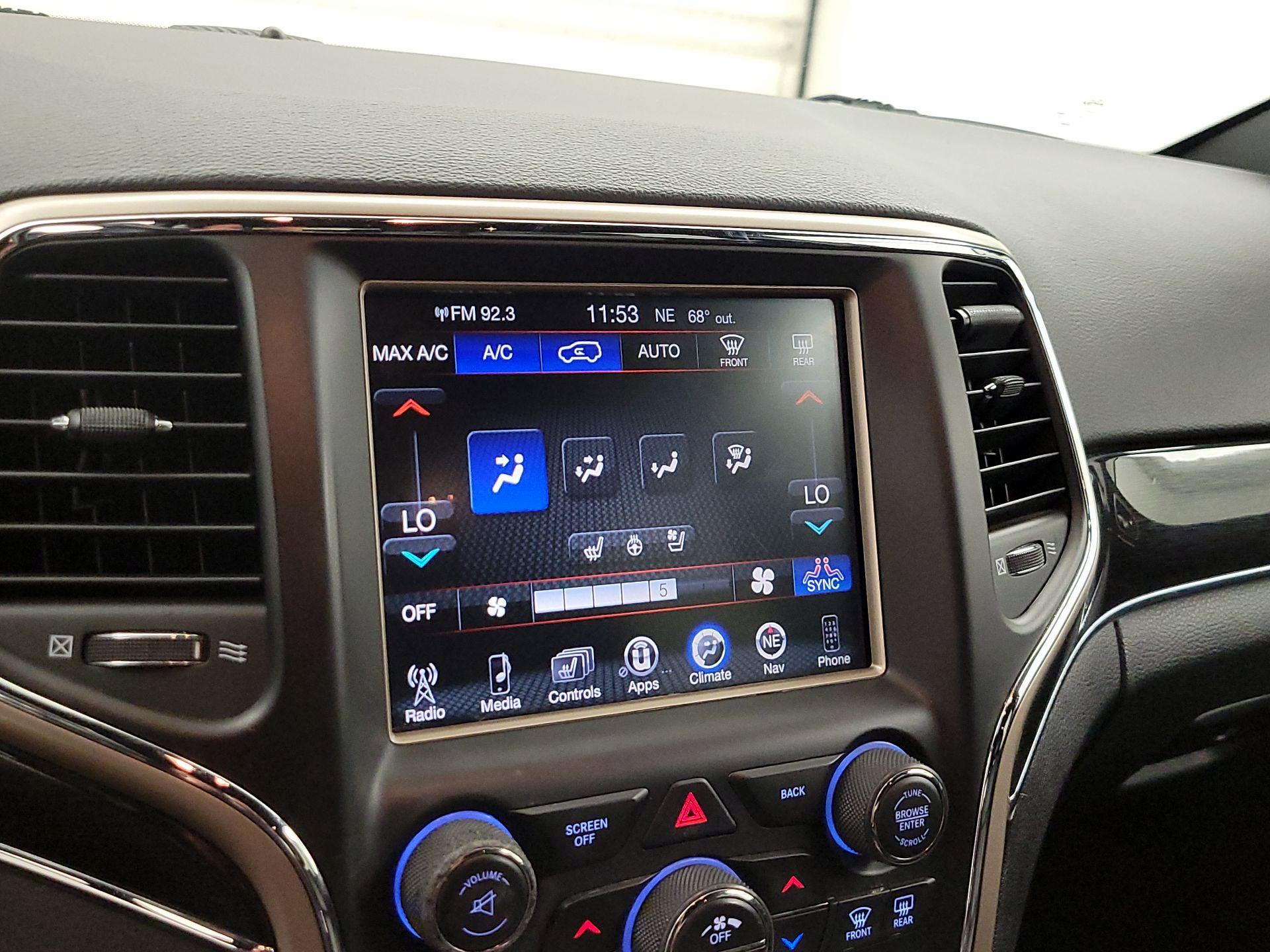 Thumbnail: 2016 Jeep Grand Cherokee - 17