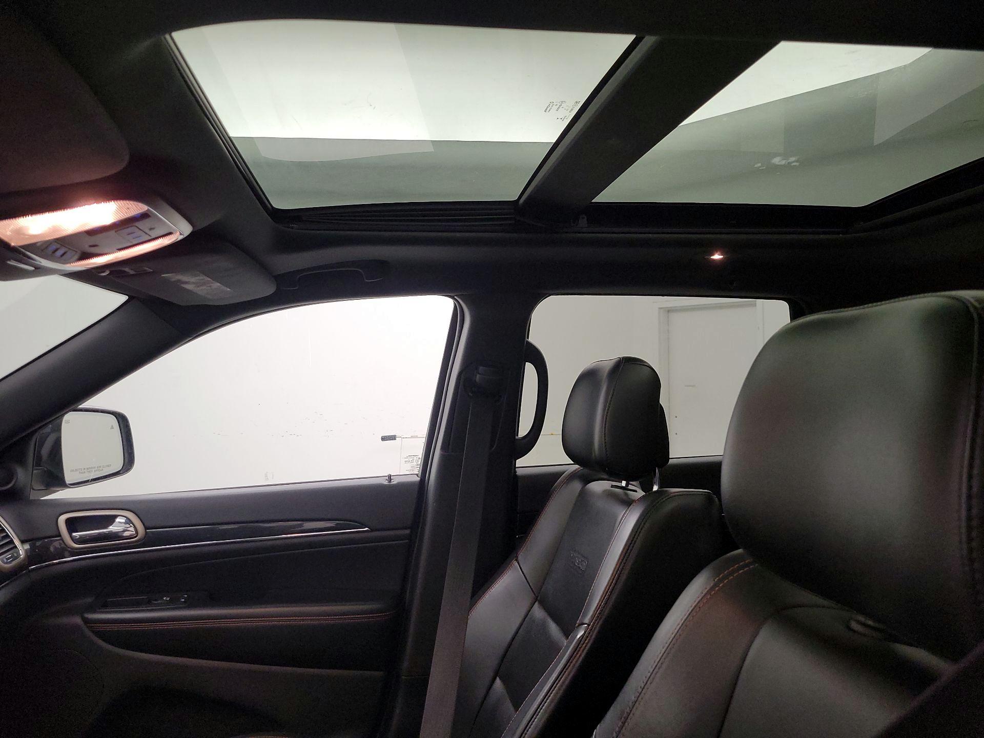 Thumbnail: 2016 Jeep Grand Cherokee - 20