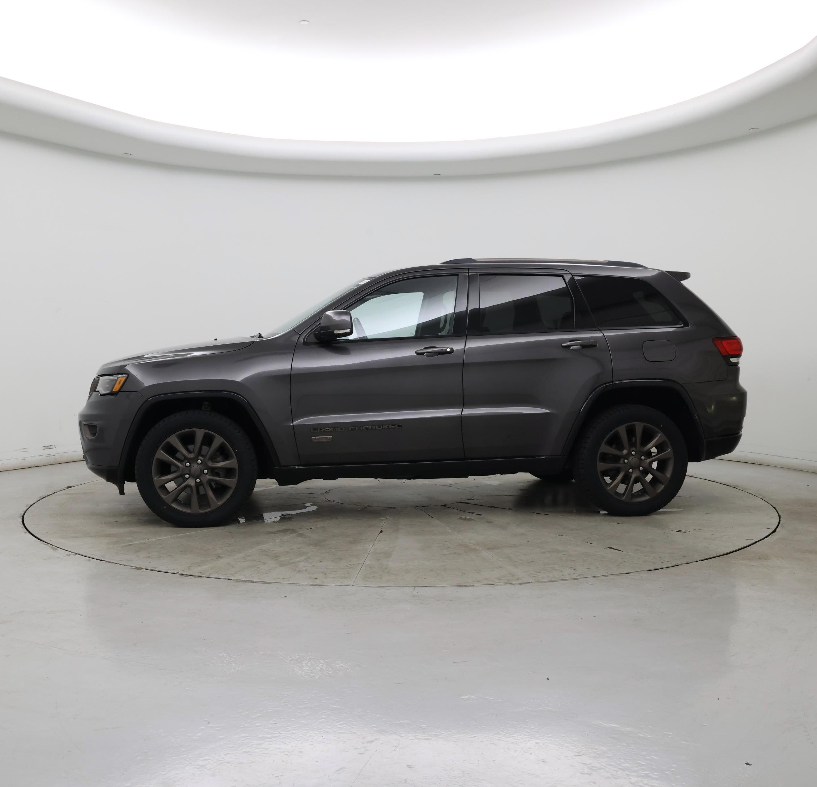 Thumbnail: 2016 Jeep Grand Cherokee - 3