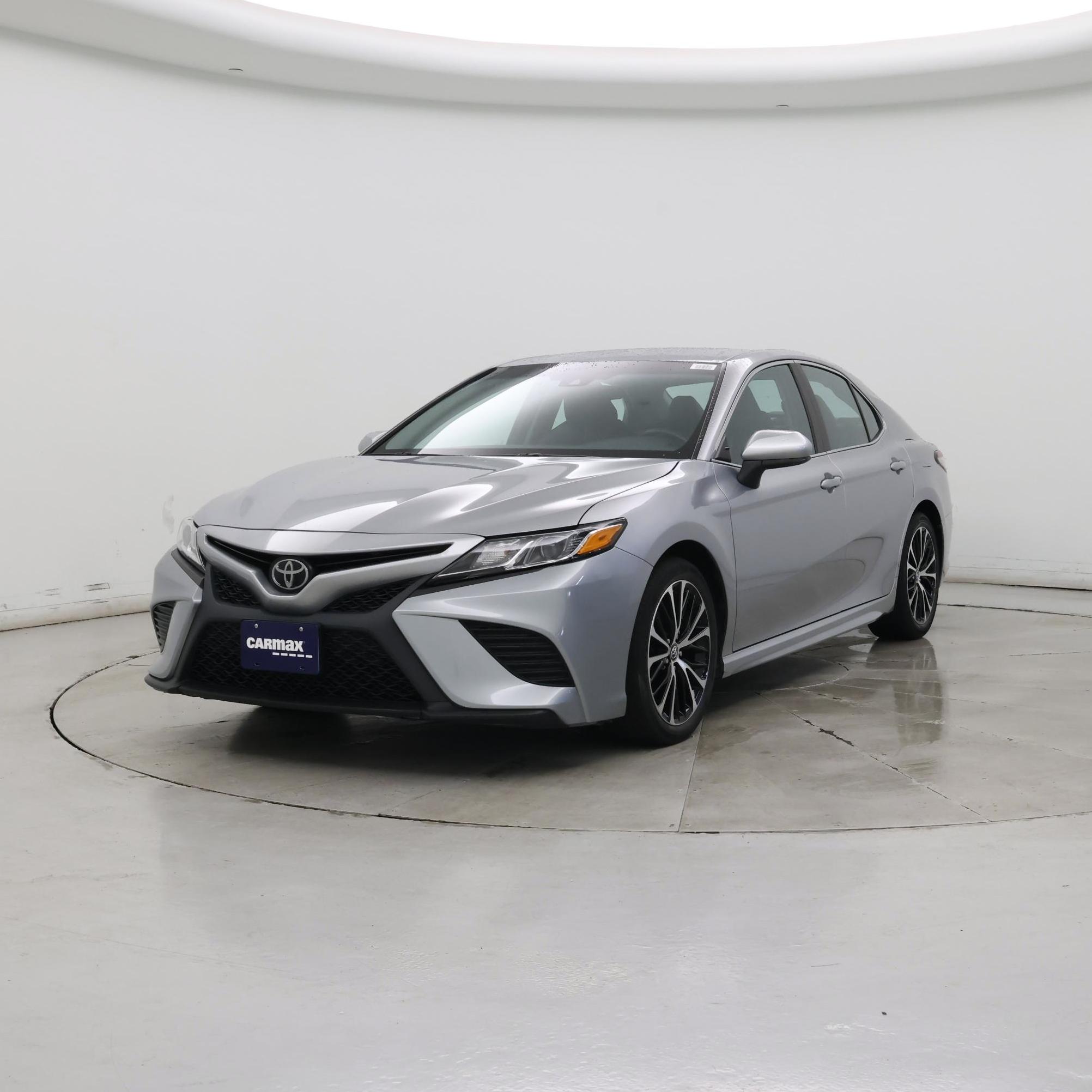 Thumbnail: 2018 Toyota Camry - 4