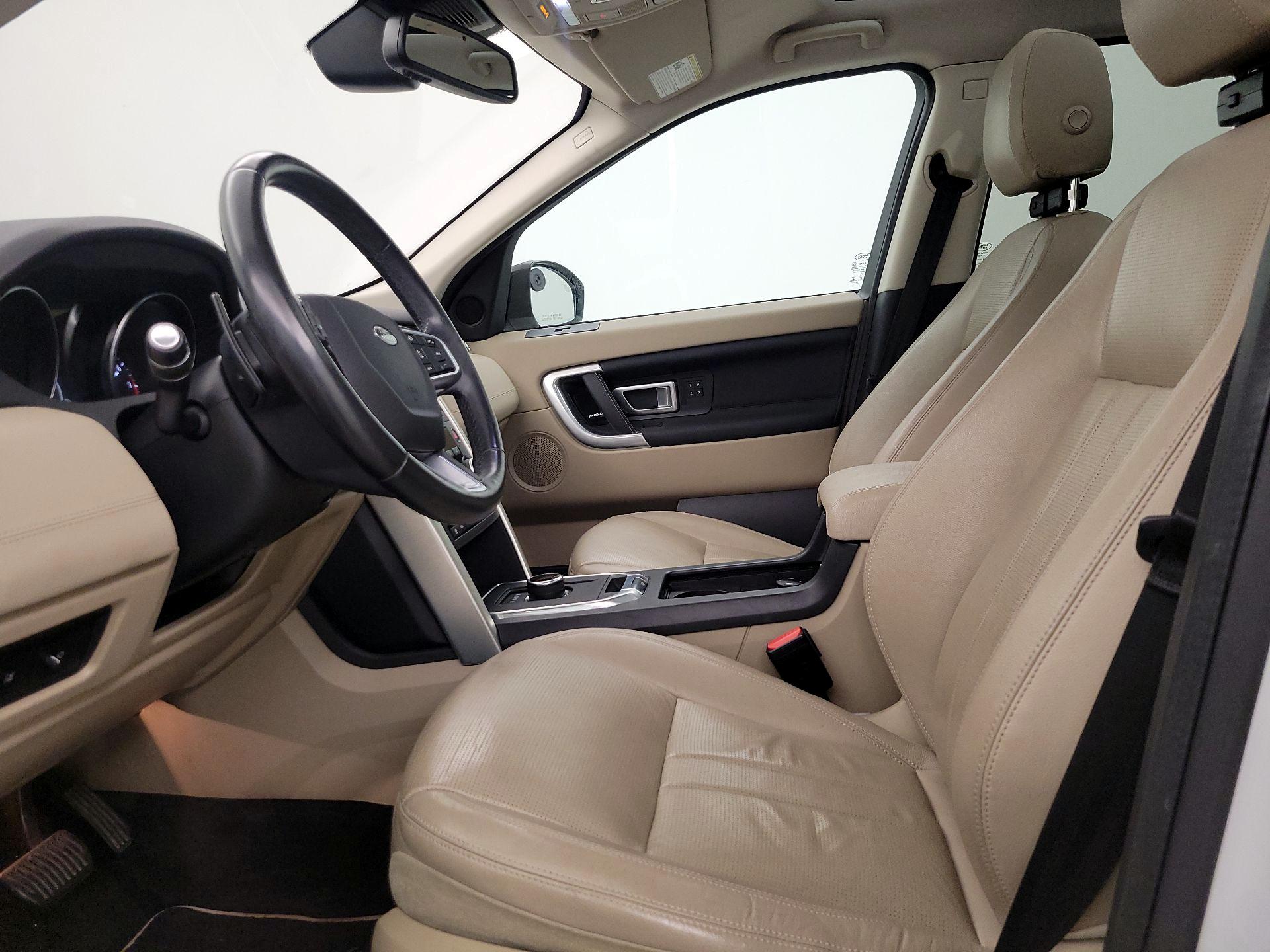 Thumbnail: 2019 Land Rover Discovery Sport - 11