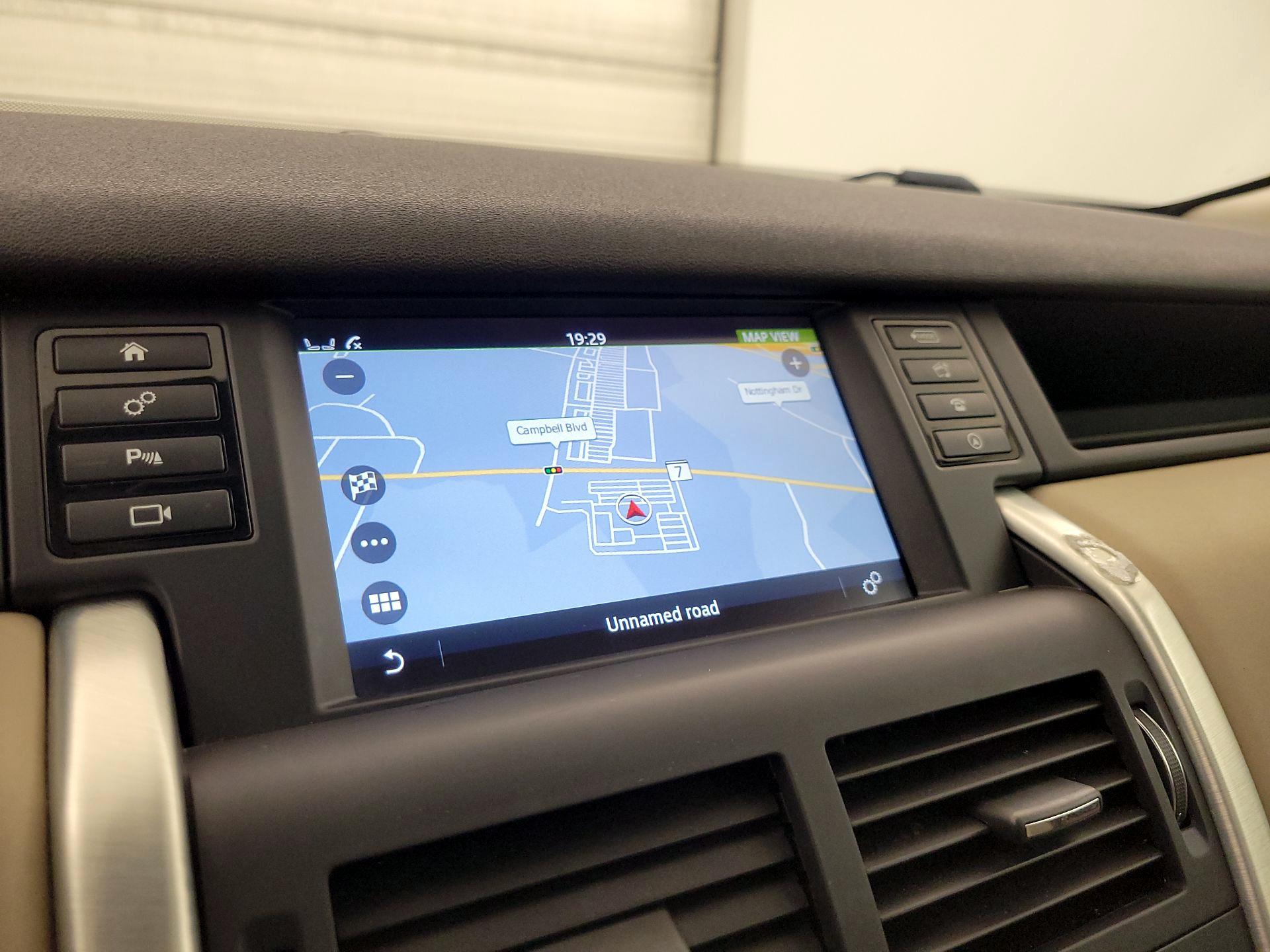 Thumbnail: 2019 Land Rover Discovery Sport - 14