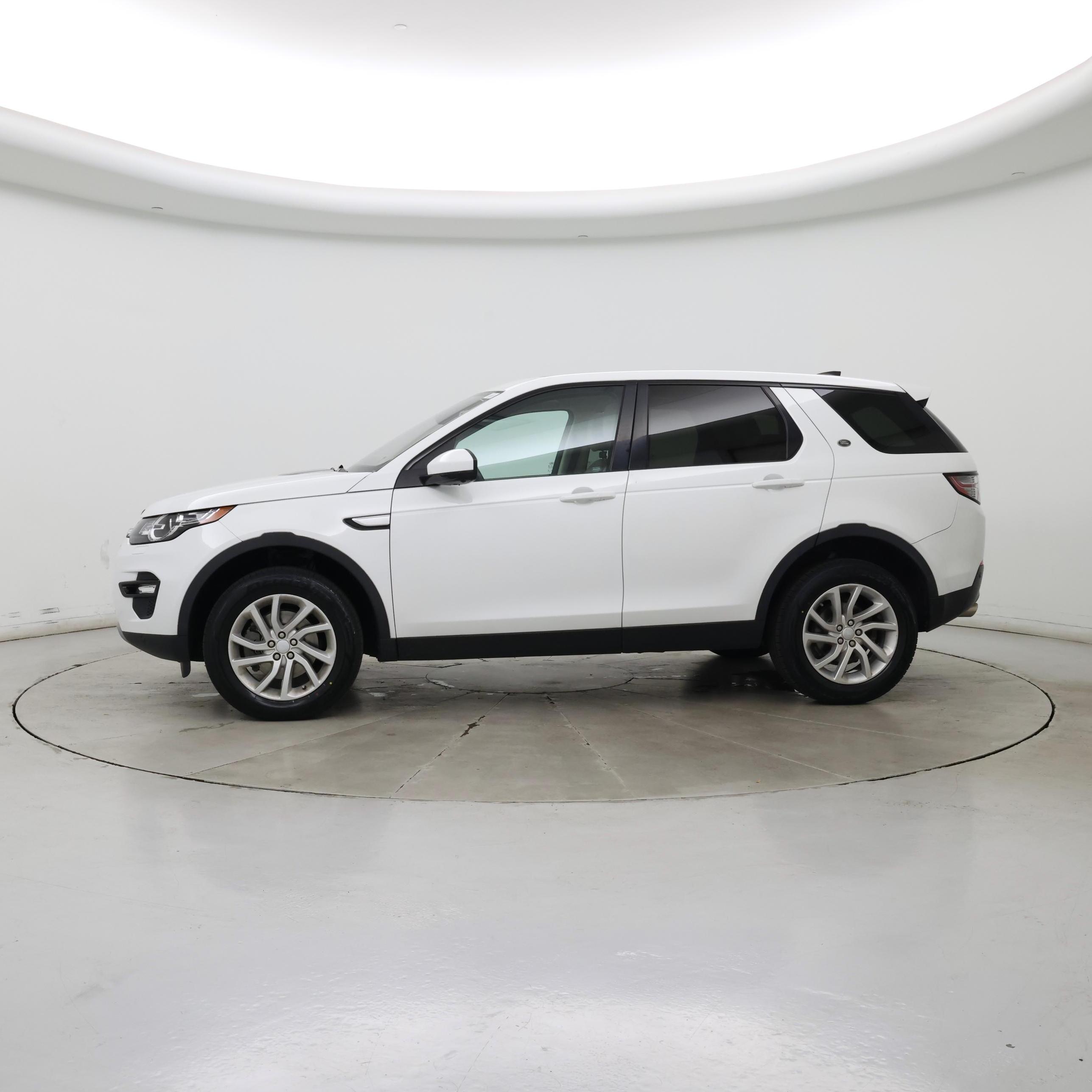 Thumbnail: 2019 Land Rover Discovery Sport - 3