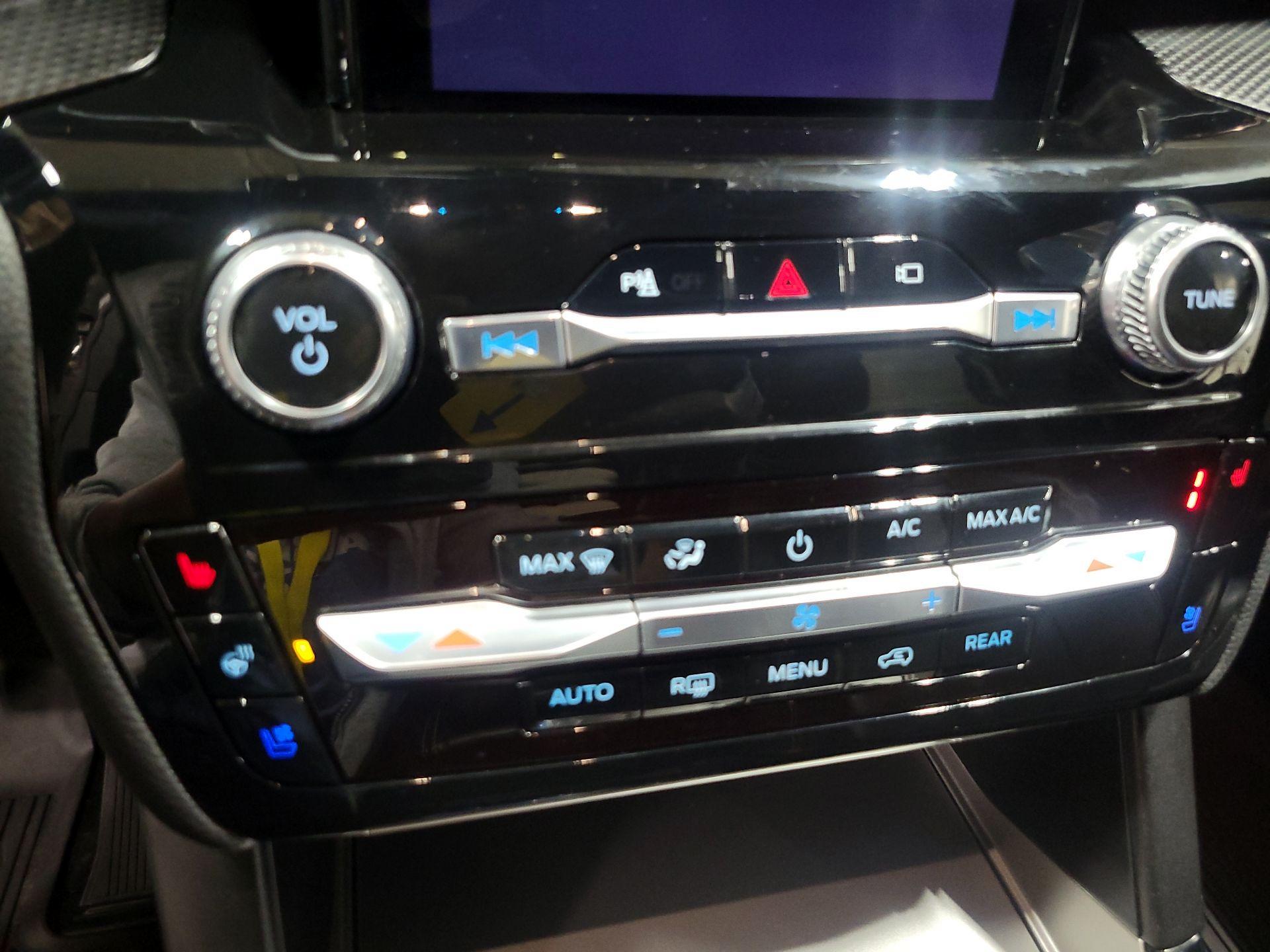 Thumbnail: 2021 Ford Explorer - 17