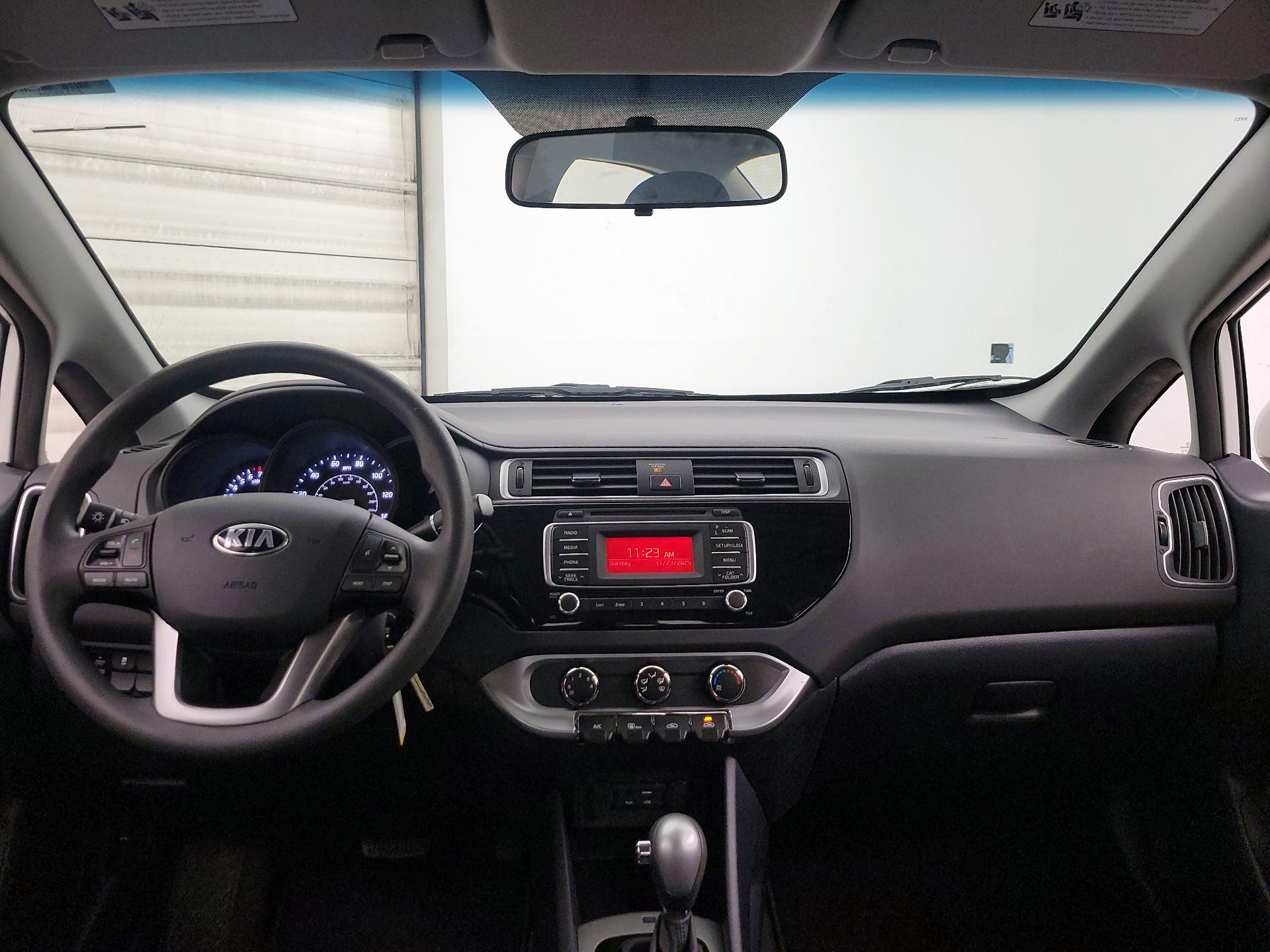 Thumbnail: 2016 Kia Rio - 9