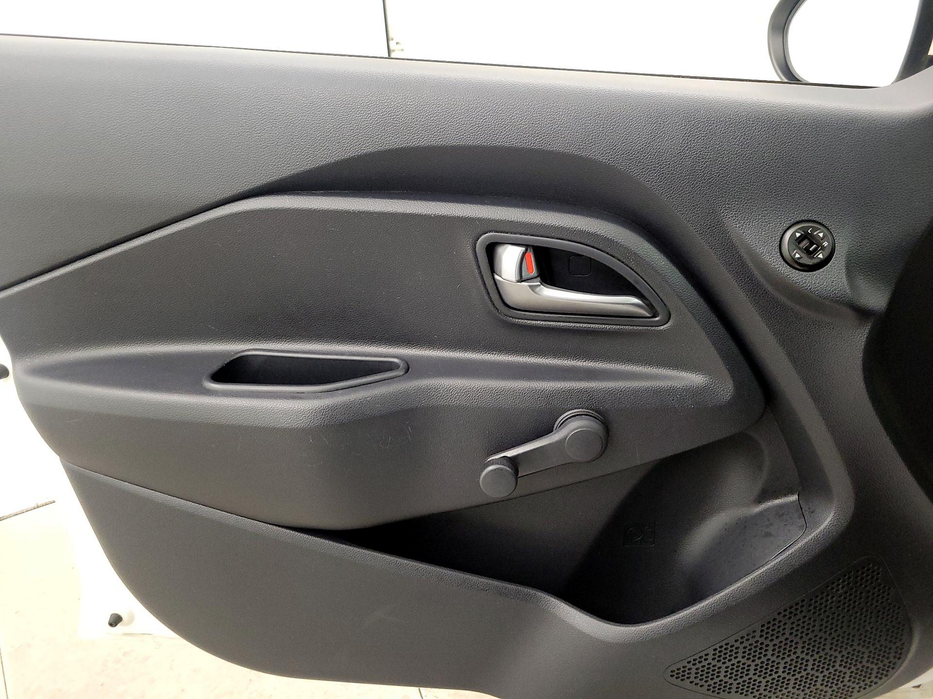 Thumbnail: 2016 Kia Rio - 12