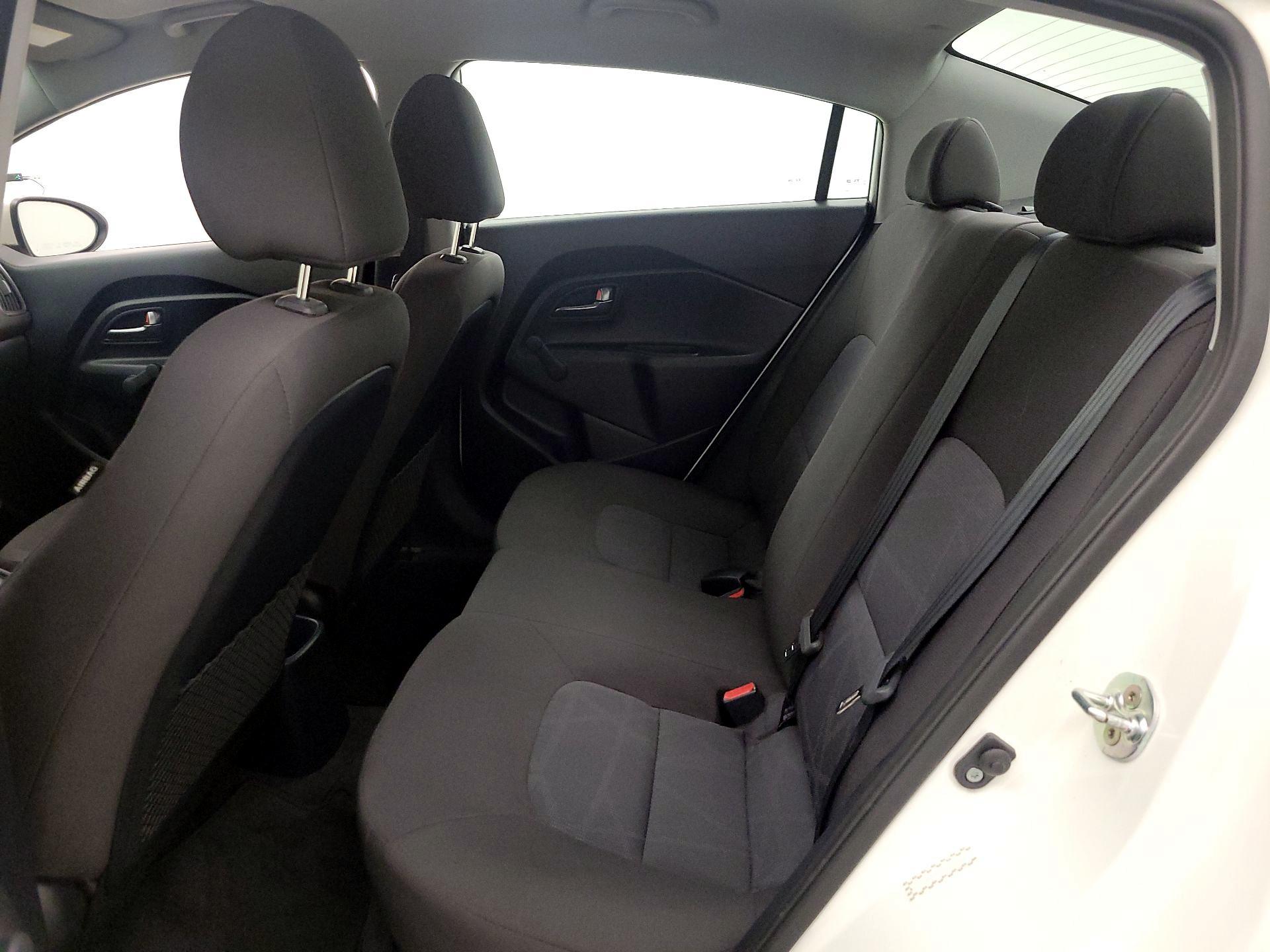 Thumbnail: 2016 Kia Rio - 18