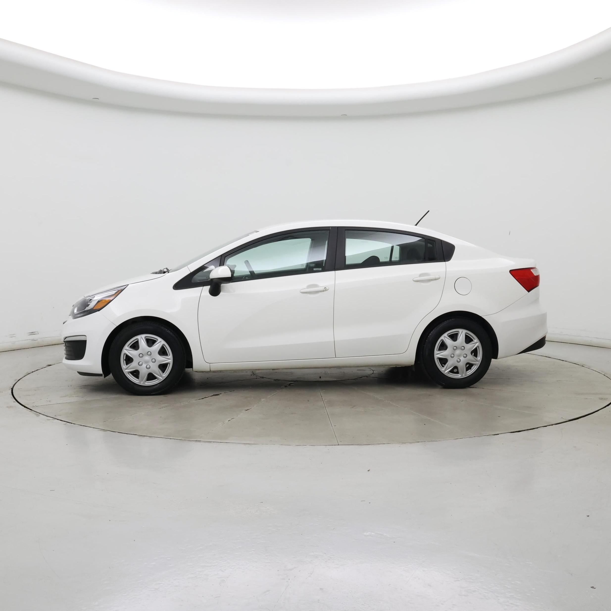 Thumbnail: 2016 Kia Rio - 3