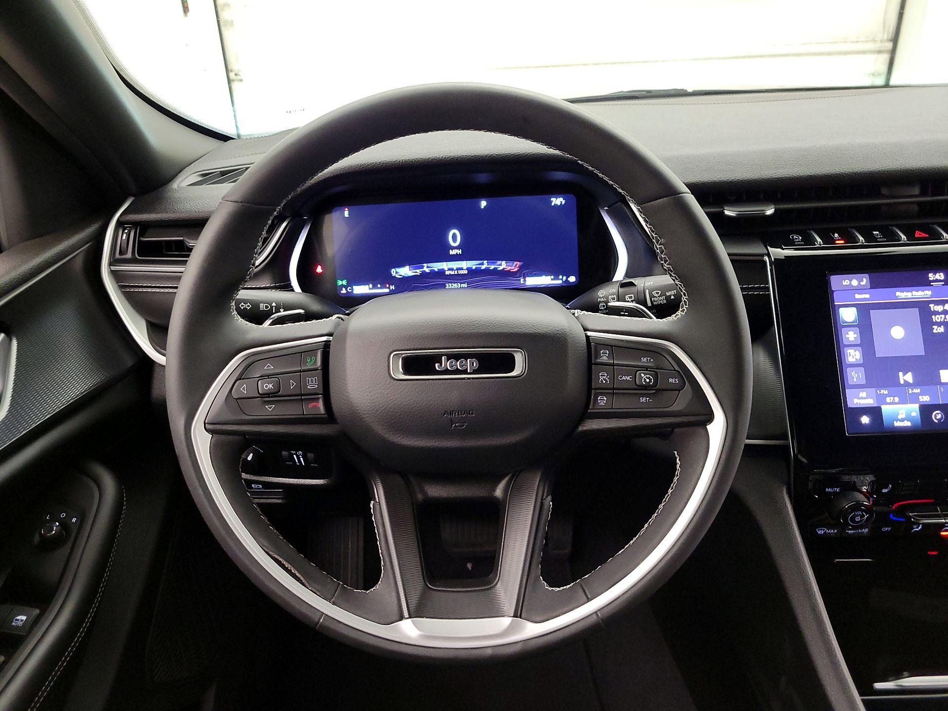Thumbnail: 2023 Jeep Grand Cherokee - 10