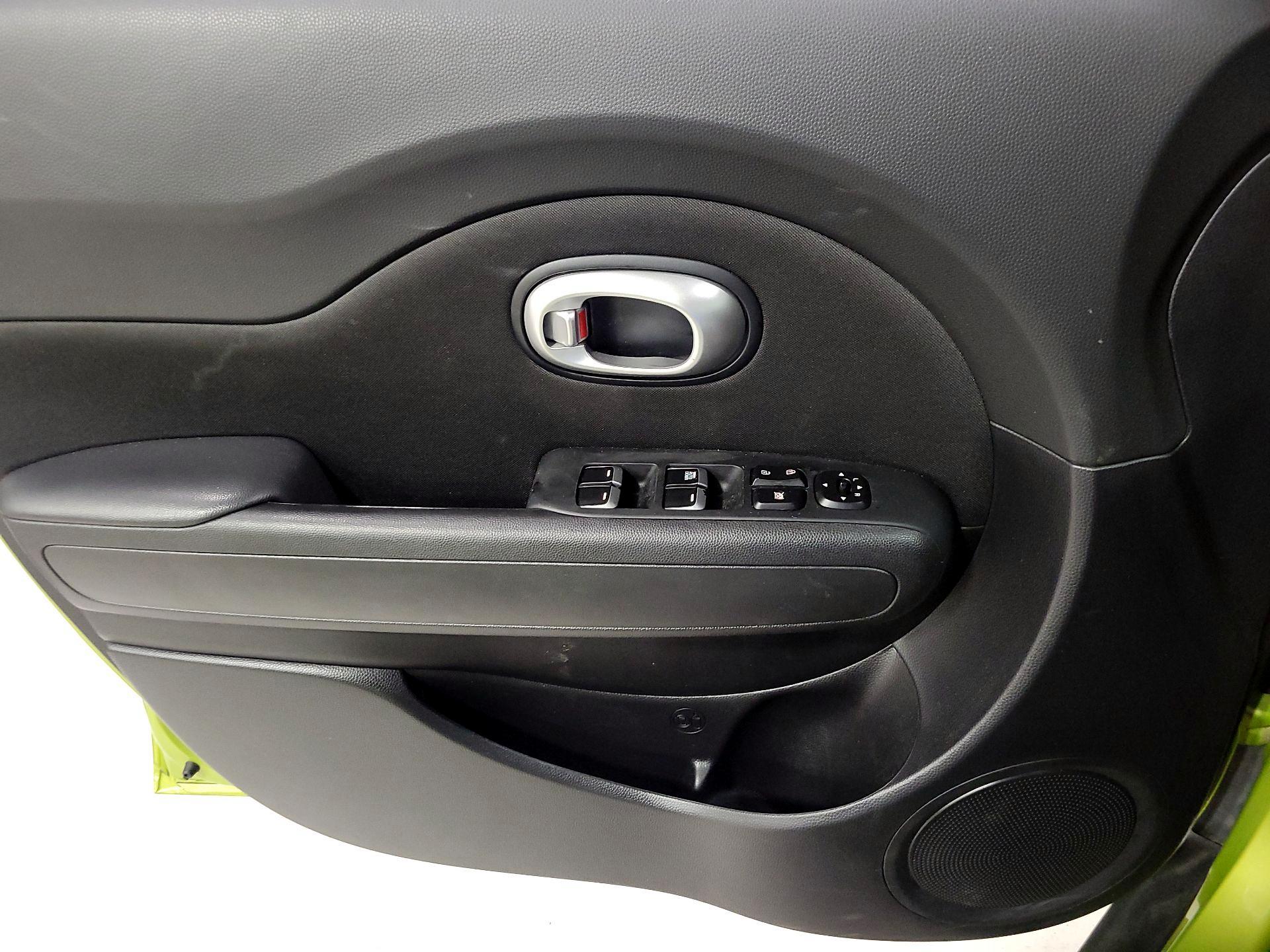 Thumbnail: 2017 Kia Soul - 12