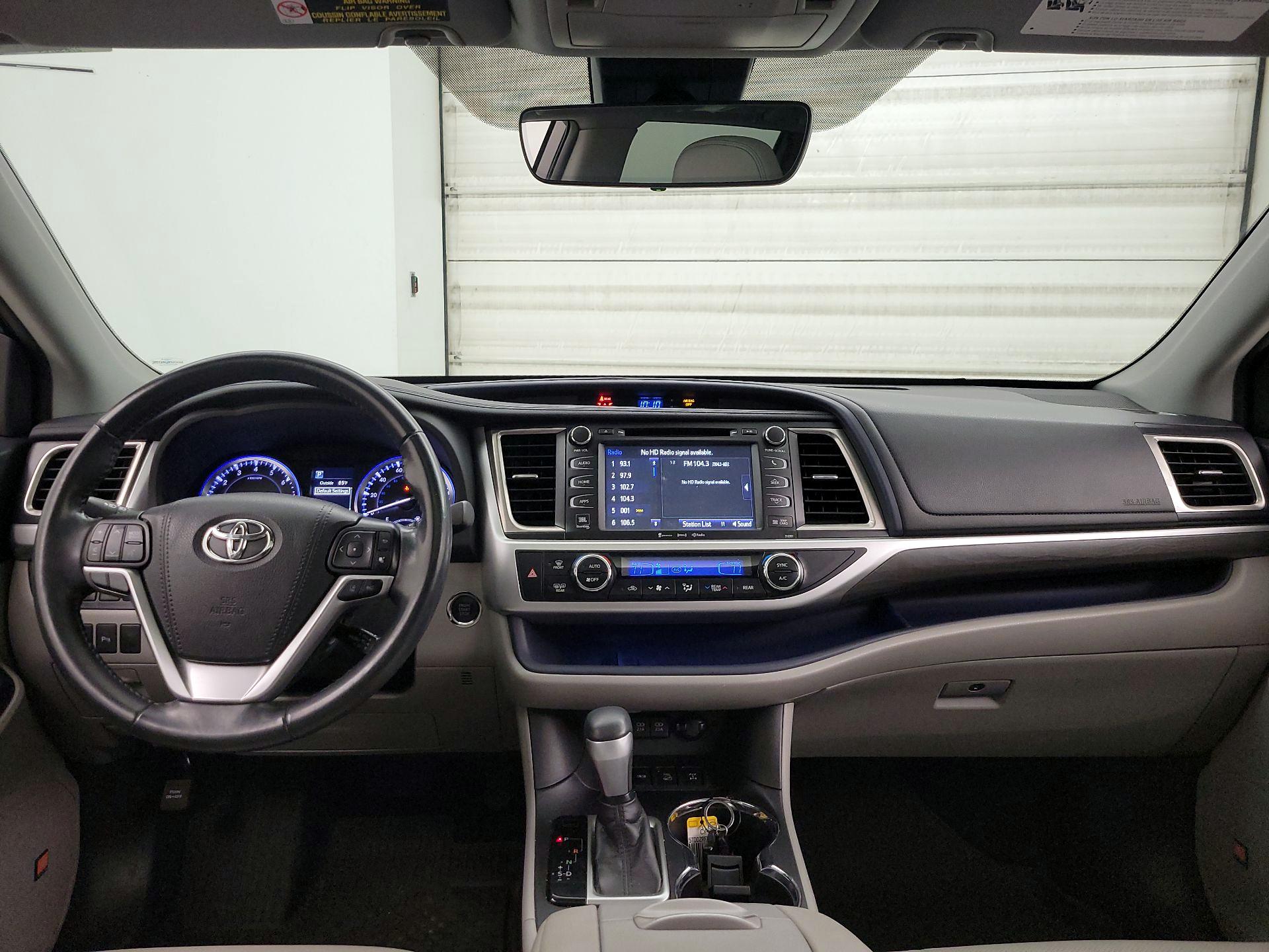 Thumbnail: 2019 Toyota Highlander - 9