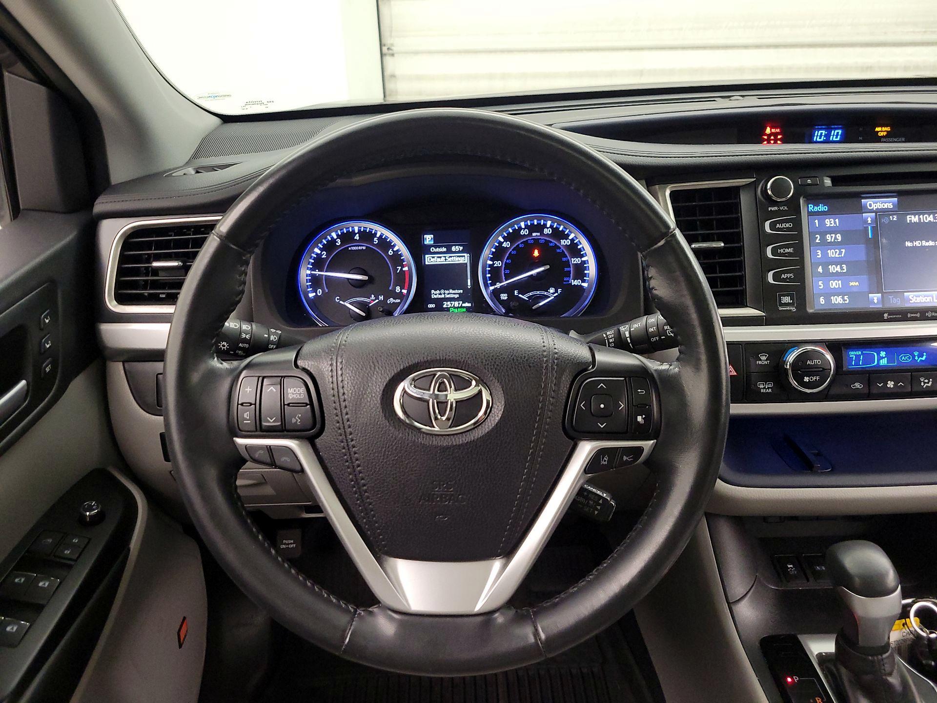 Thumbnail: 2019 Toyota Highlander - 10