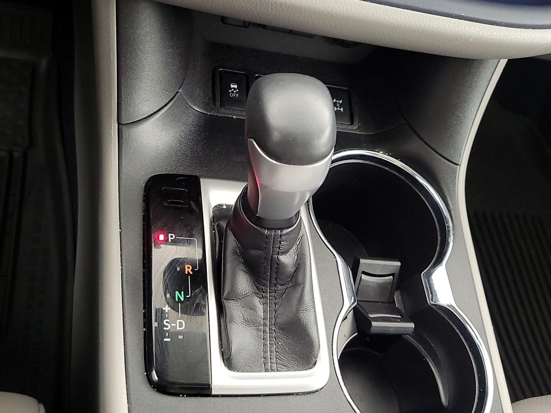 Thumbnail: 2019 Toyota Highlander - 17