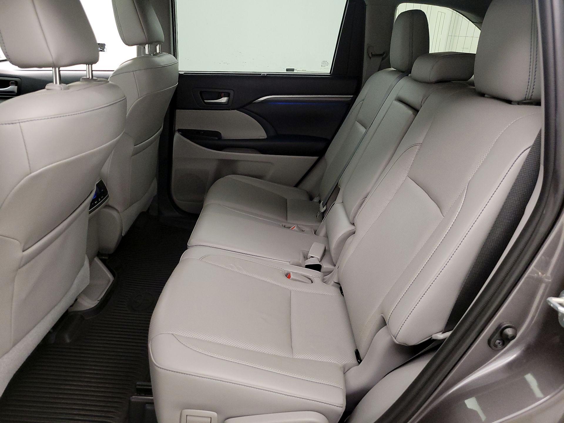 Thumbnail: 2019 Toyota Highlander - 20