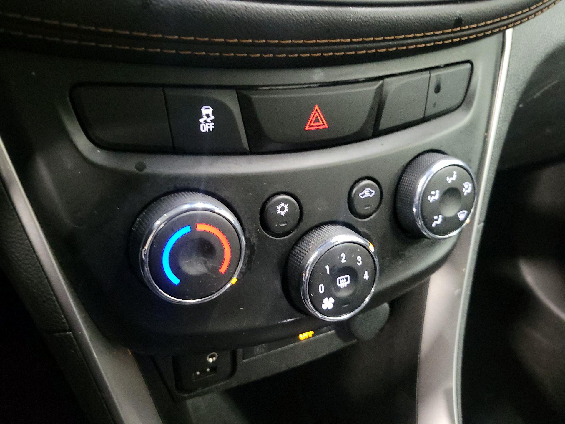 Thumbnail: 2020 Chevrolet Trax - 16