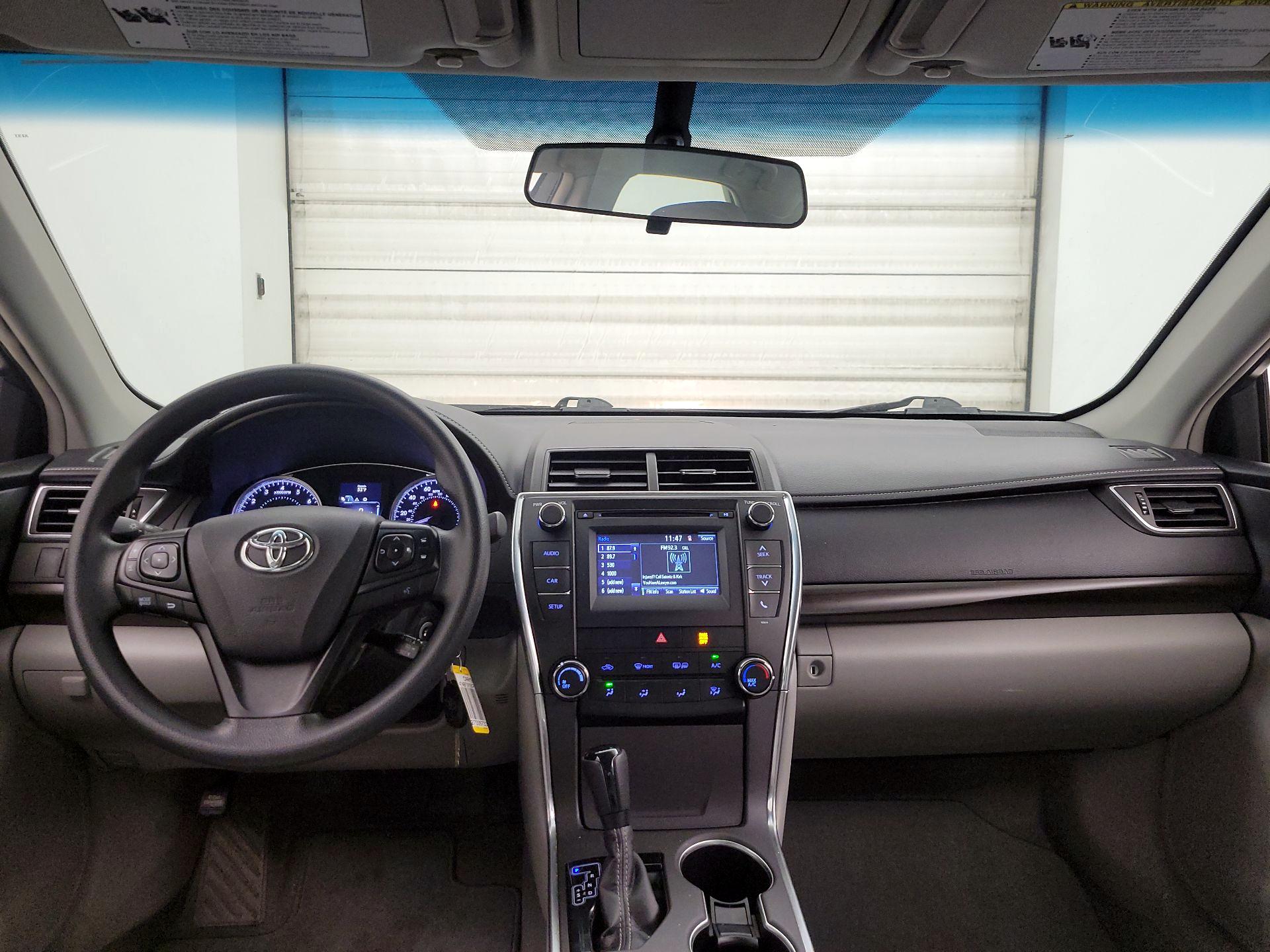 Thumbnail: 2016 Toyota Camry - 9