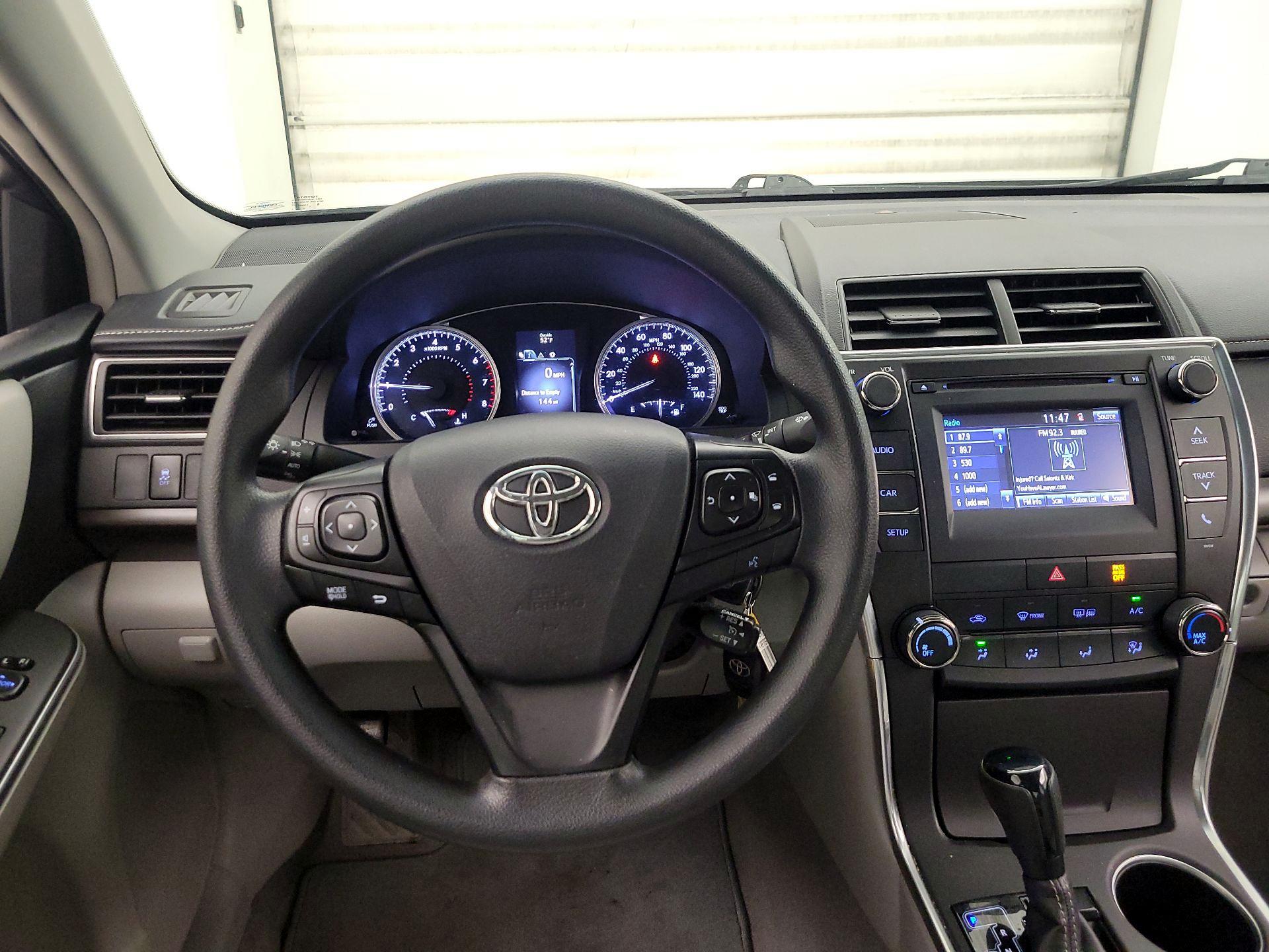 Thumbnail: 2016 Toyota Camry - 10