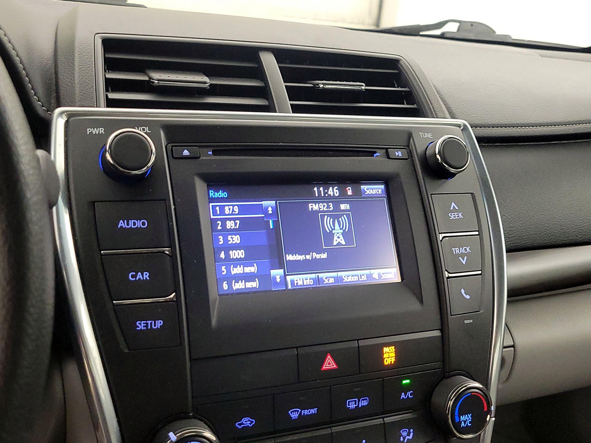 Thumbnail: 2016 Toyota Camry - 15