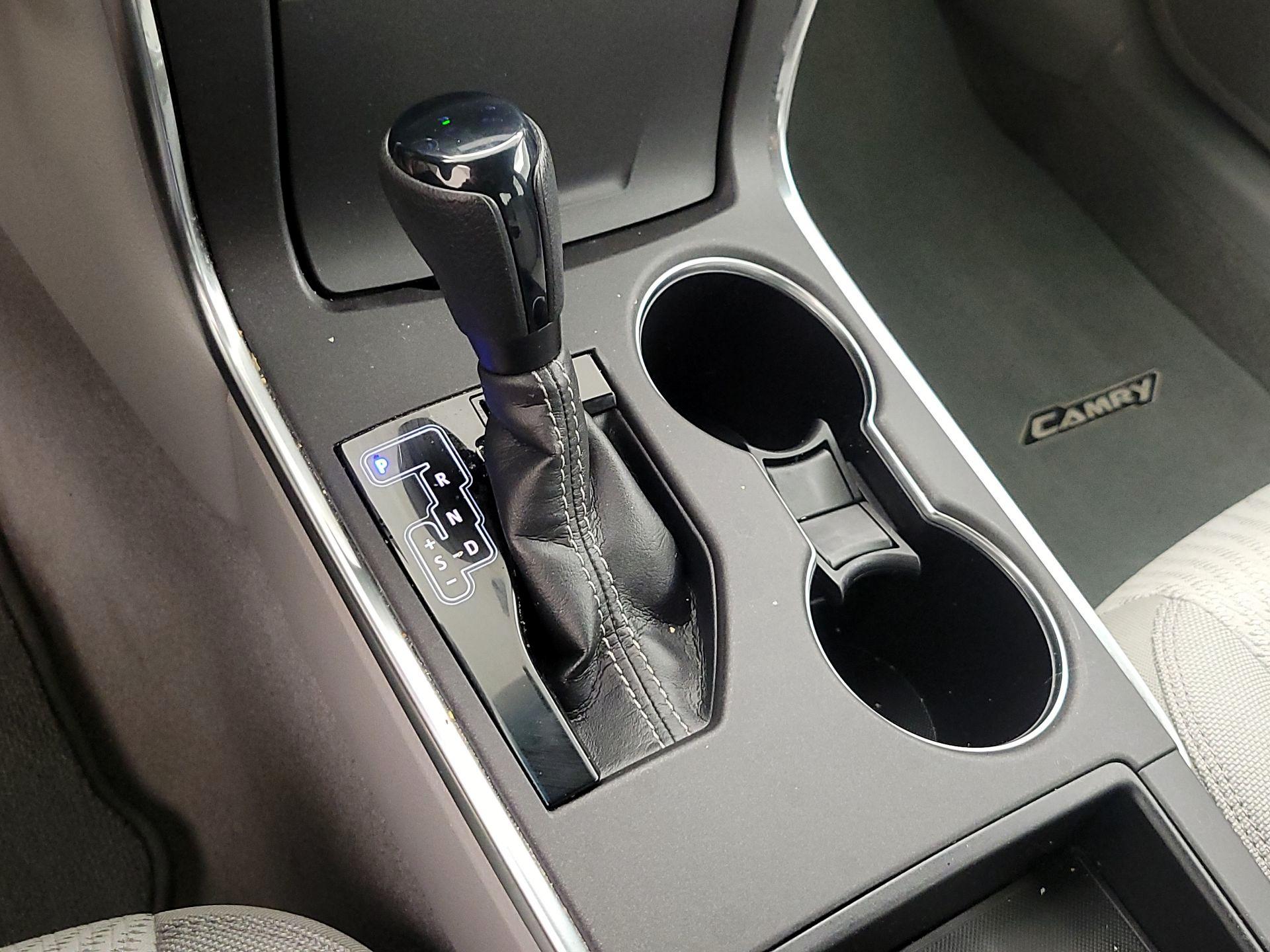 Thumbnail: 2016 Toyota Camry - 17