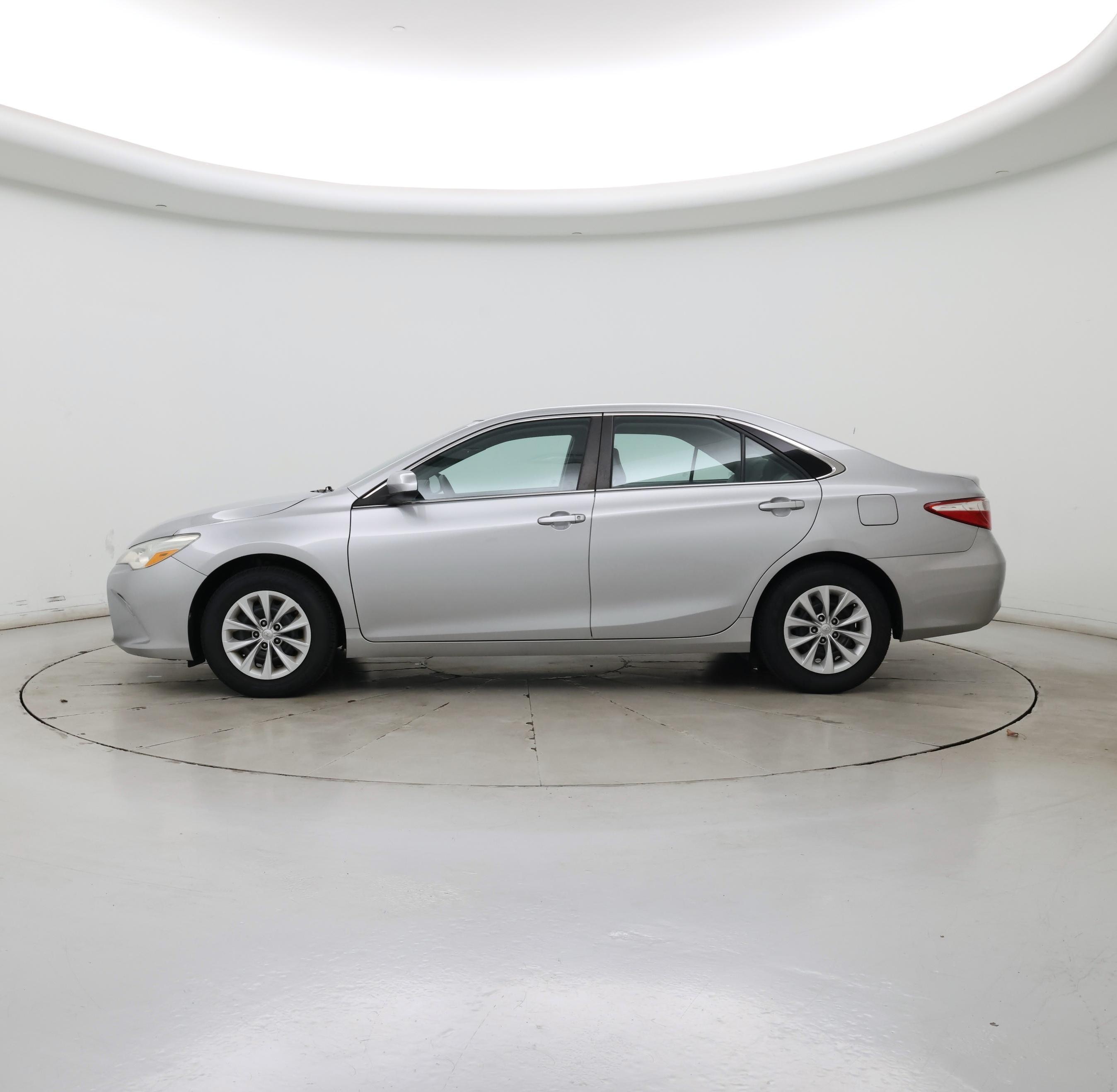 Thumbnail: 2016 Toyota Camry - 3