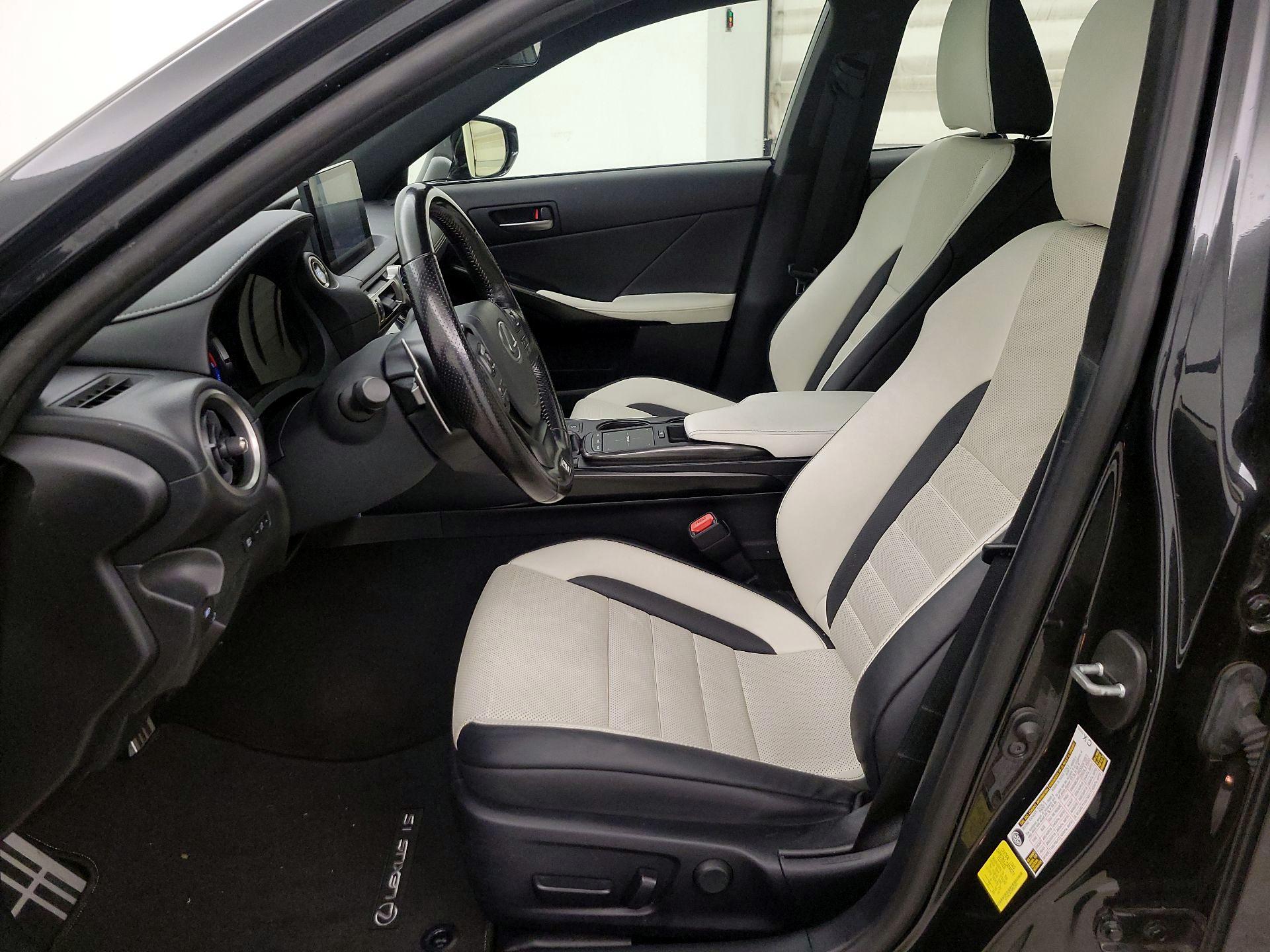 Thumbnail: 2021 Lexus IS - 11