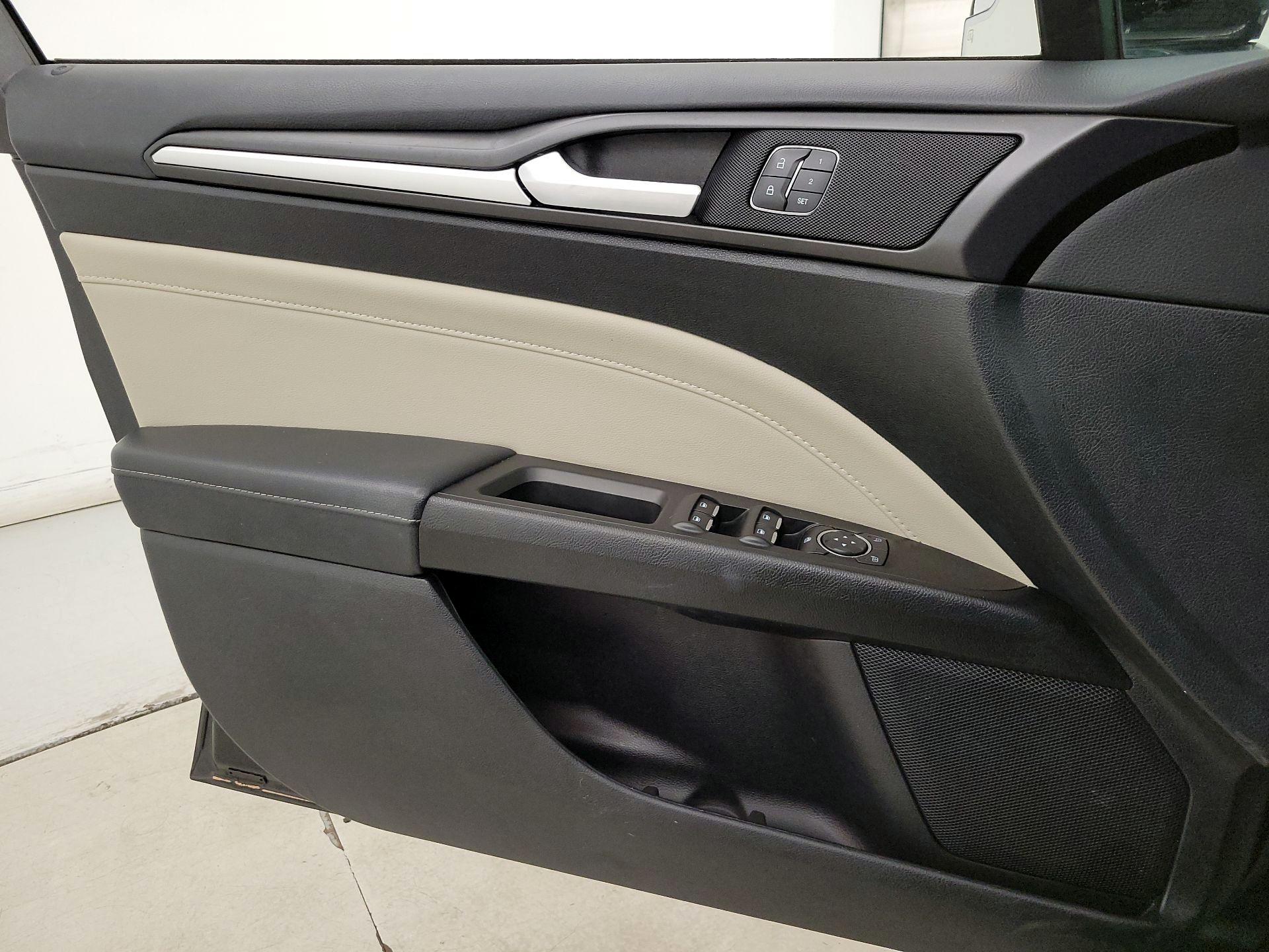 Thumbnail: 2018 Ford Fusion - 12