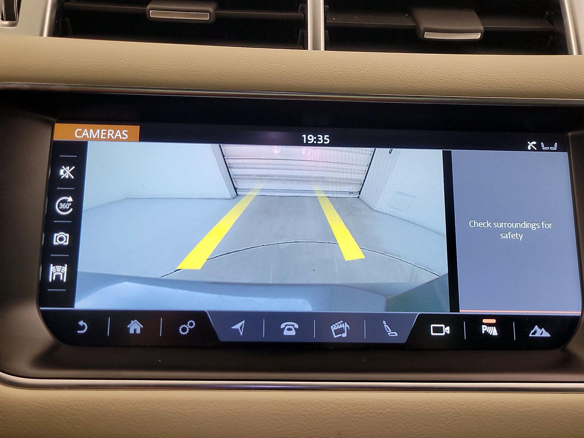 Thumbnail: 2017 Land Rover Range Rover Sport - 15