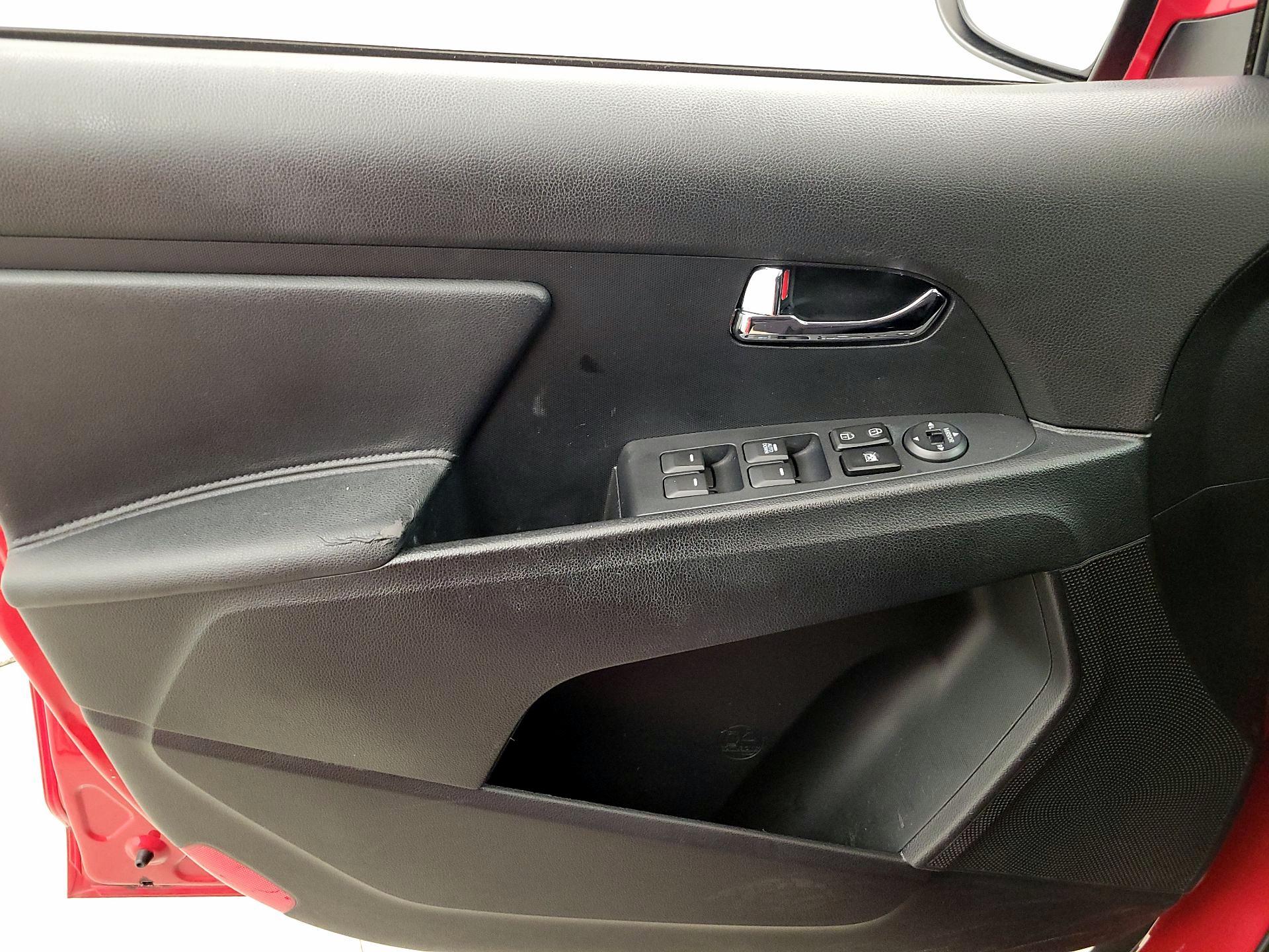 Thumbnail: 2014 Kia Sportage - 12