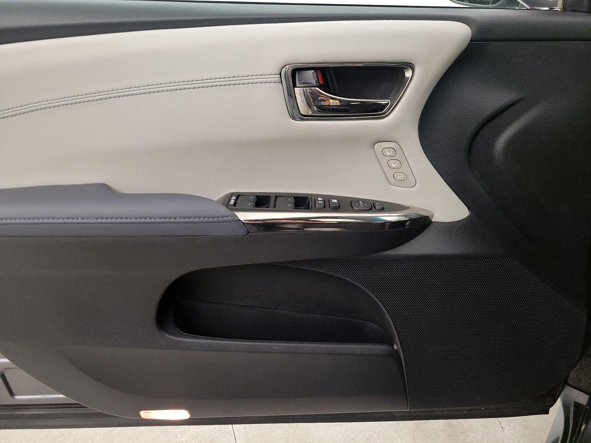 Thumbnail: 2014 Toyota Avalon - 12