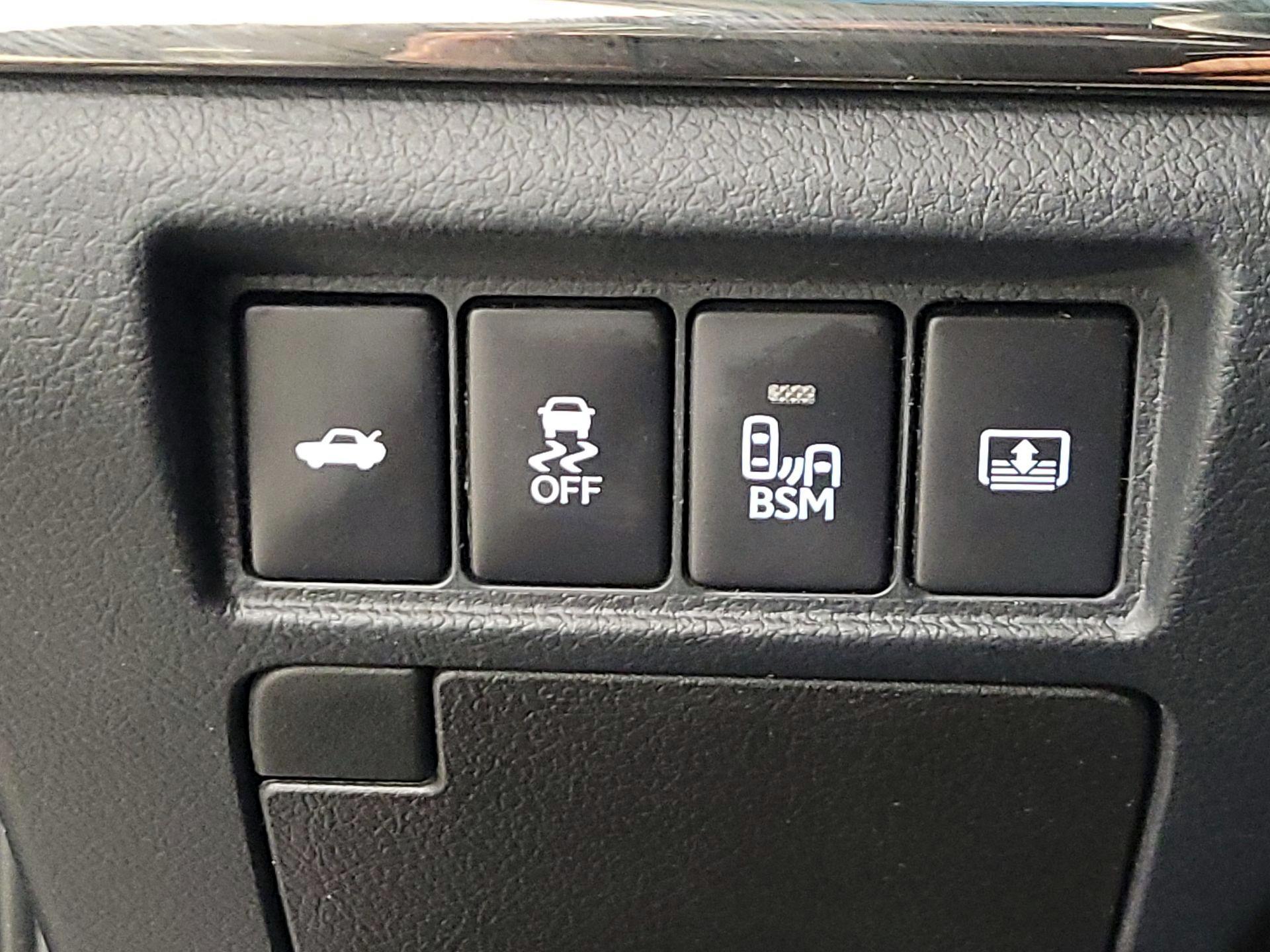 Thumbnail: 2014 Toyota Avalon - 13