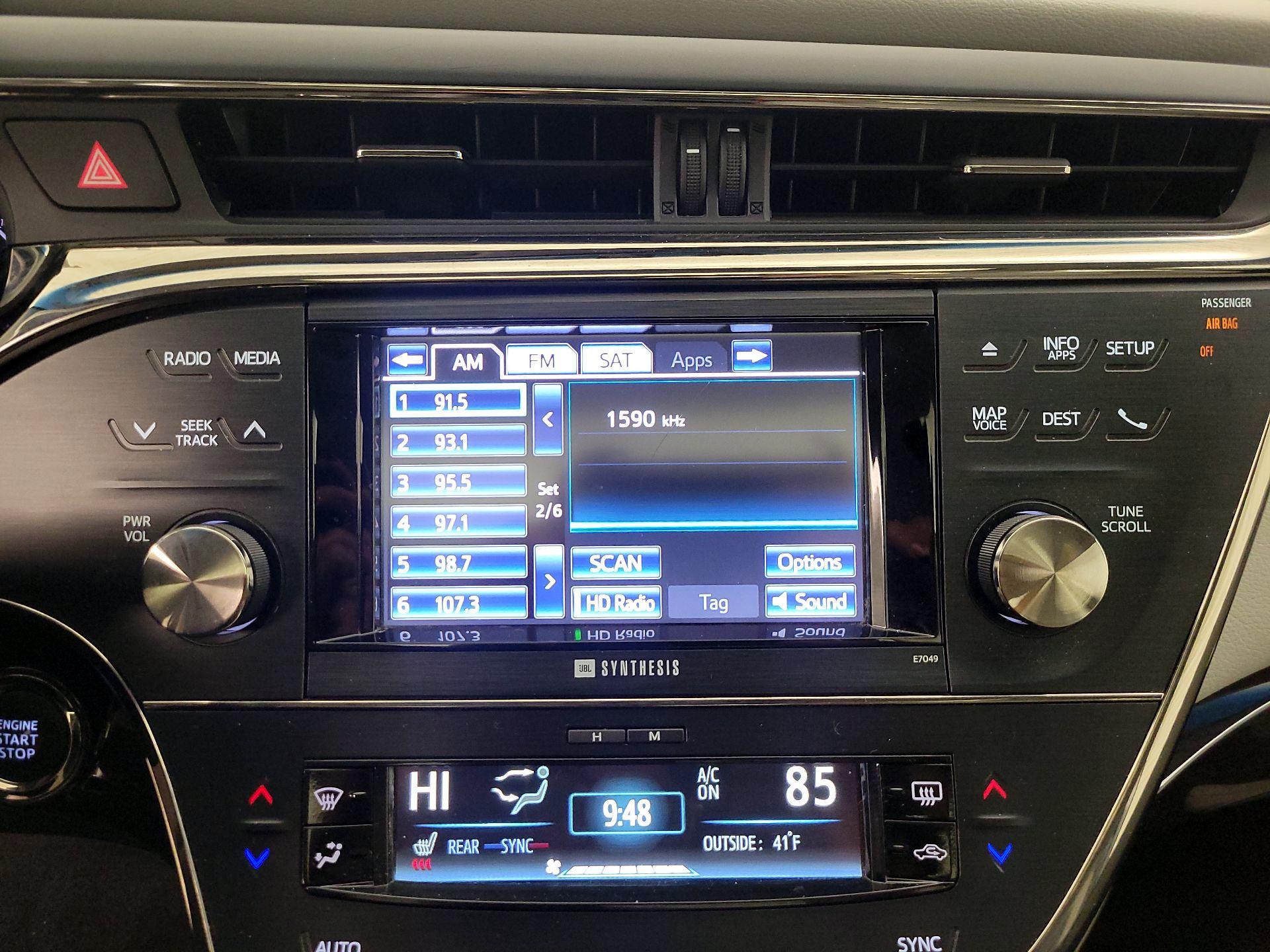 Thumbnail: 2014 Toyota Avalon - 16