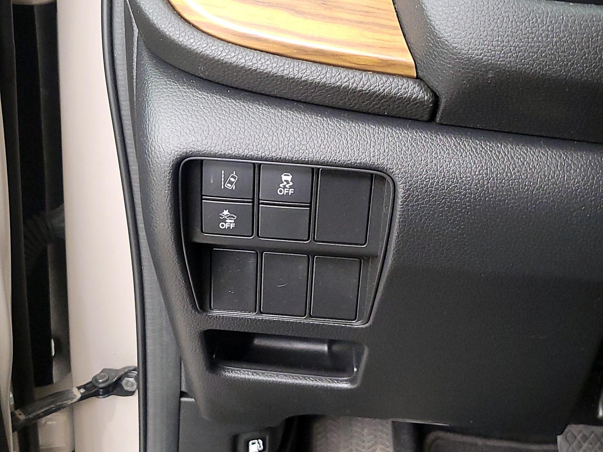 Thumbnail: 2018 Honda CR-V - 13