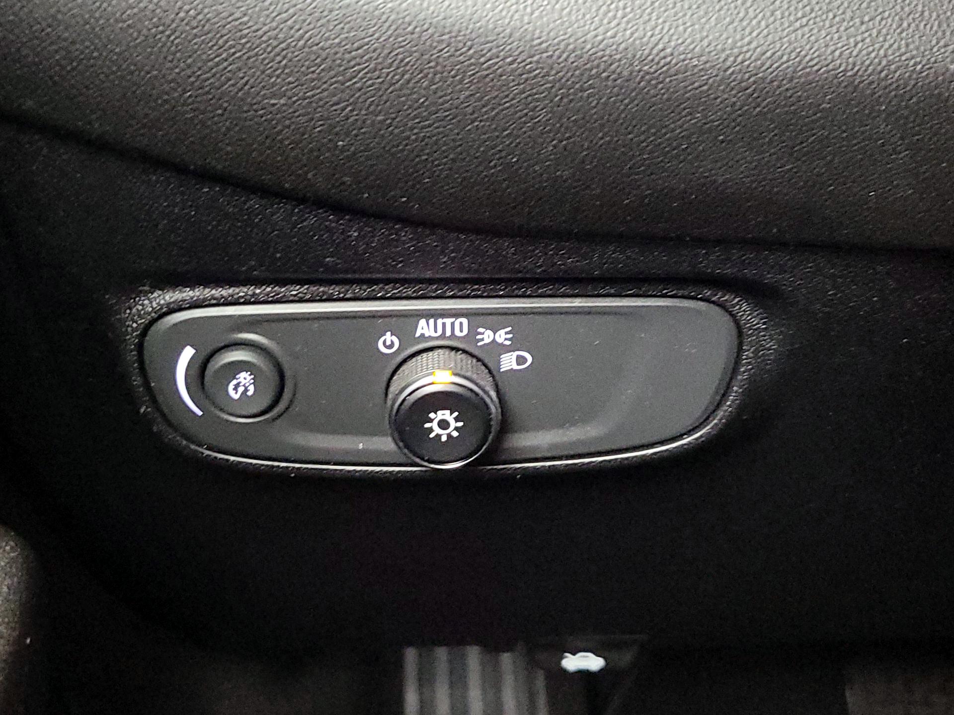 Thumbnail: 2018 Chevrolet Equinox - 13