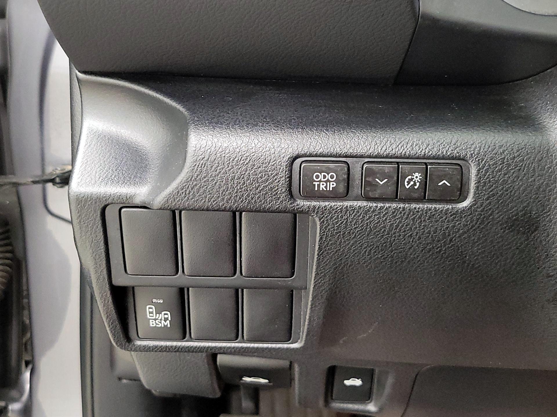 Thumbnail: 2014 Lexus IS - 13