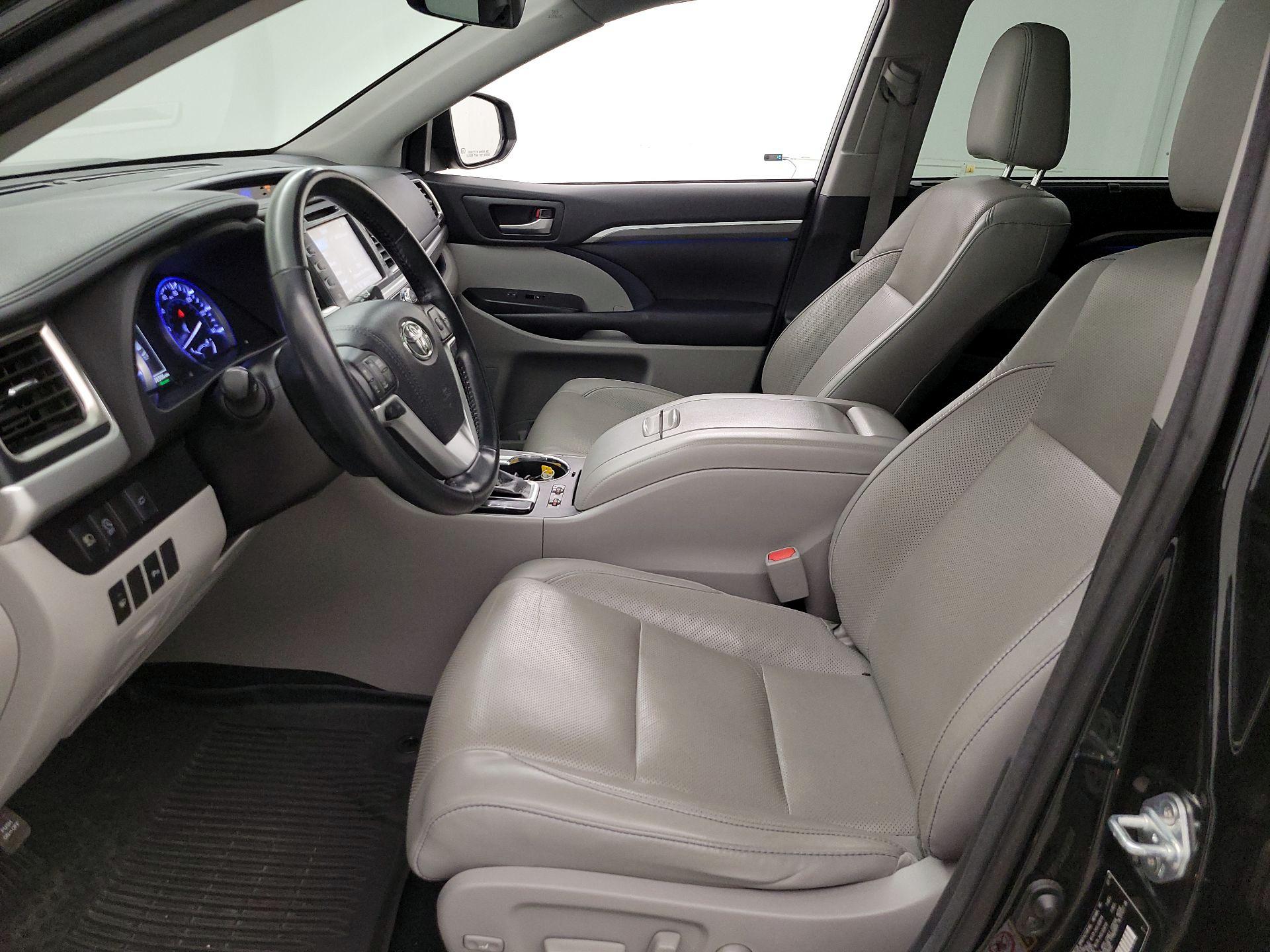 Thumbnail: 2018 Toyota Highlander - 11