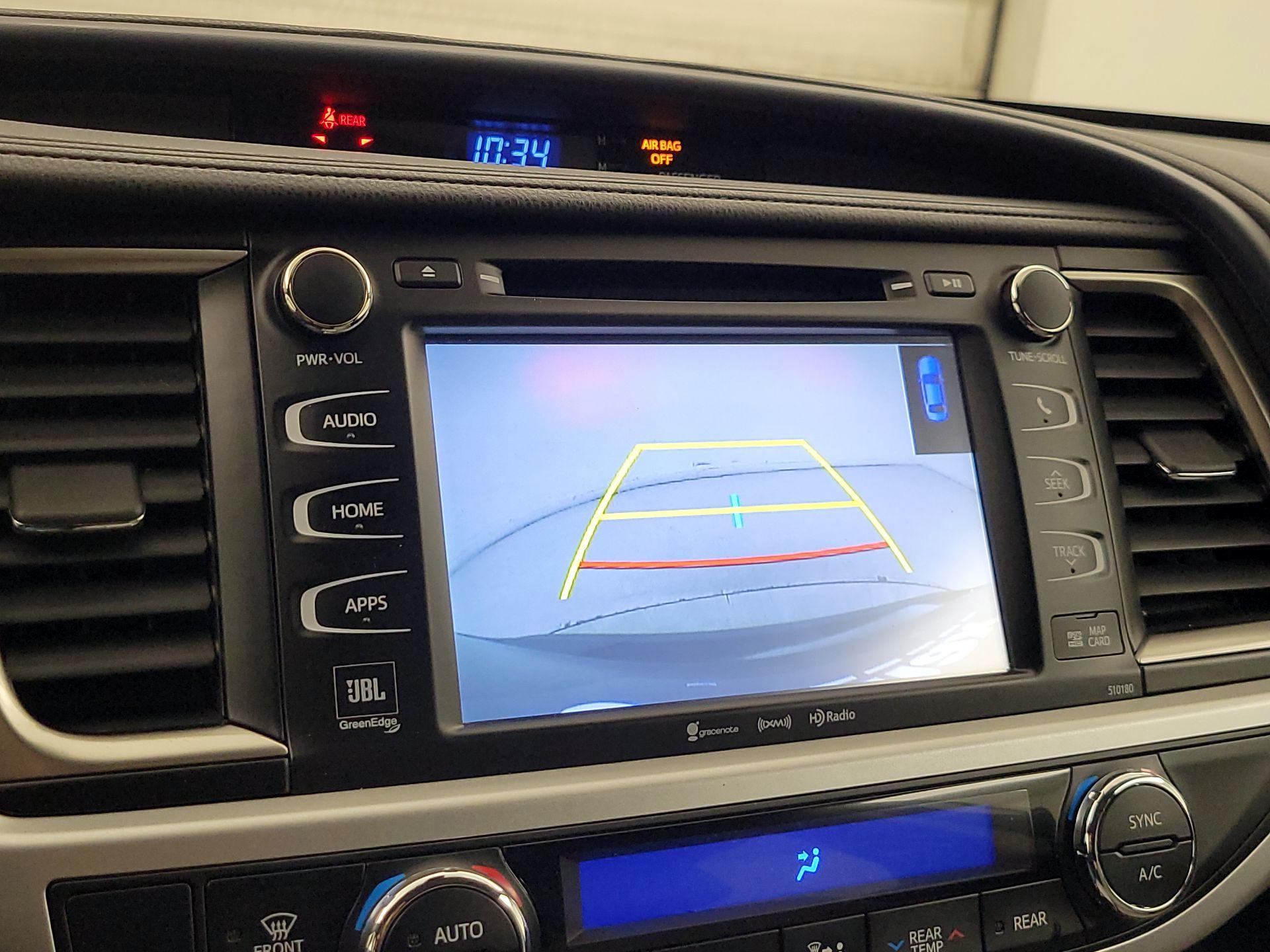 Thumbnail: 2018 Toyota Highlander - 14