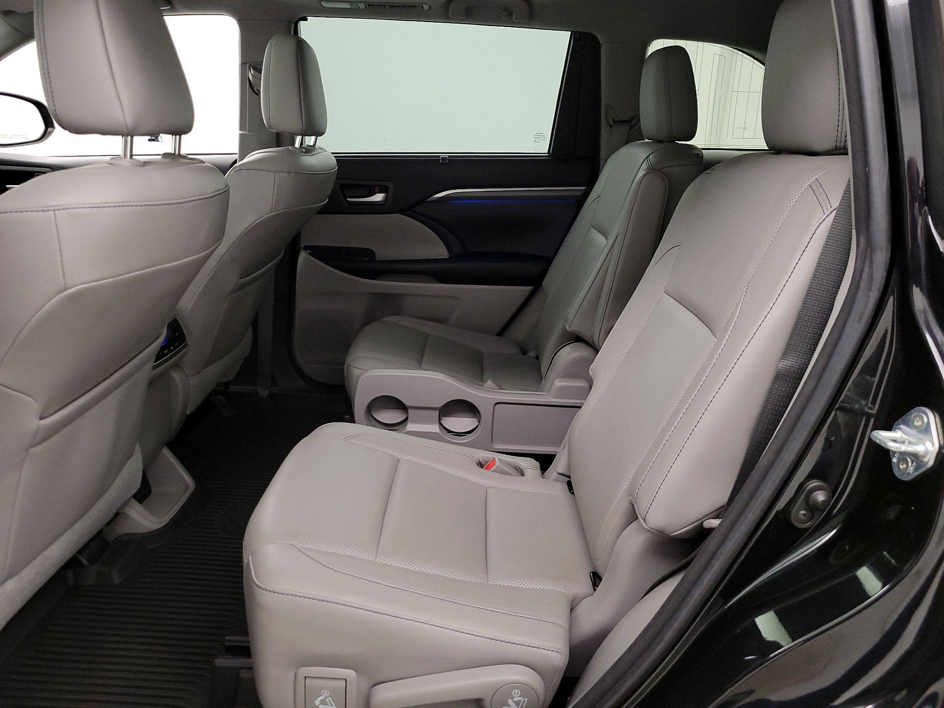 Thumbnail: 2018 Toyota Highlander - 20