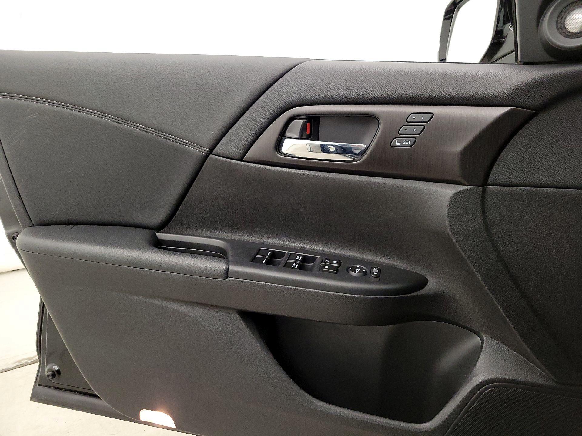 Thumbnail: 2015 Honda Accord - 12