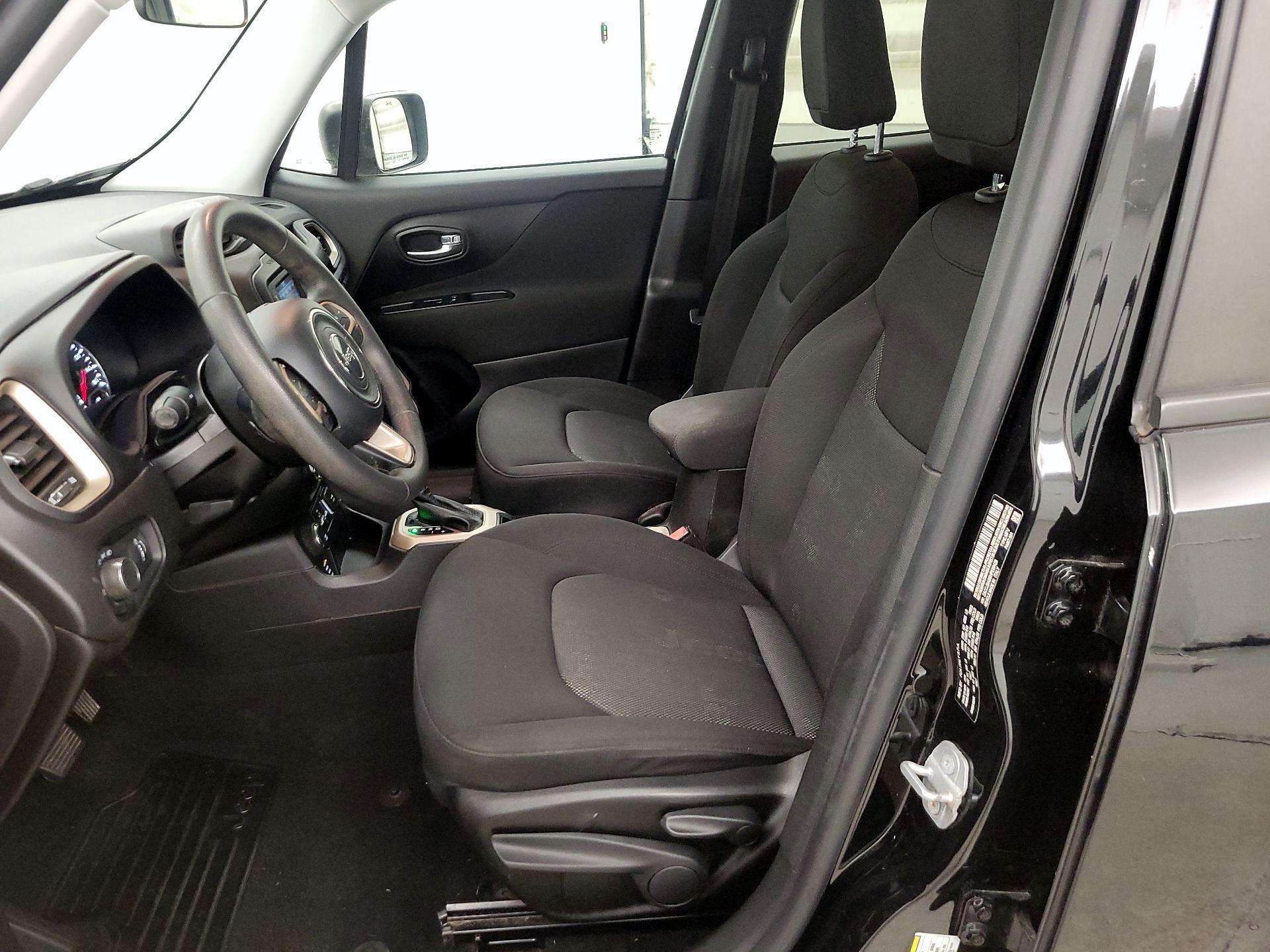 Thumbnail: 2017 Jeep Renegade - 11