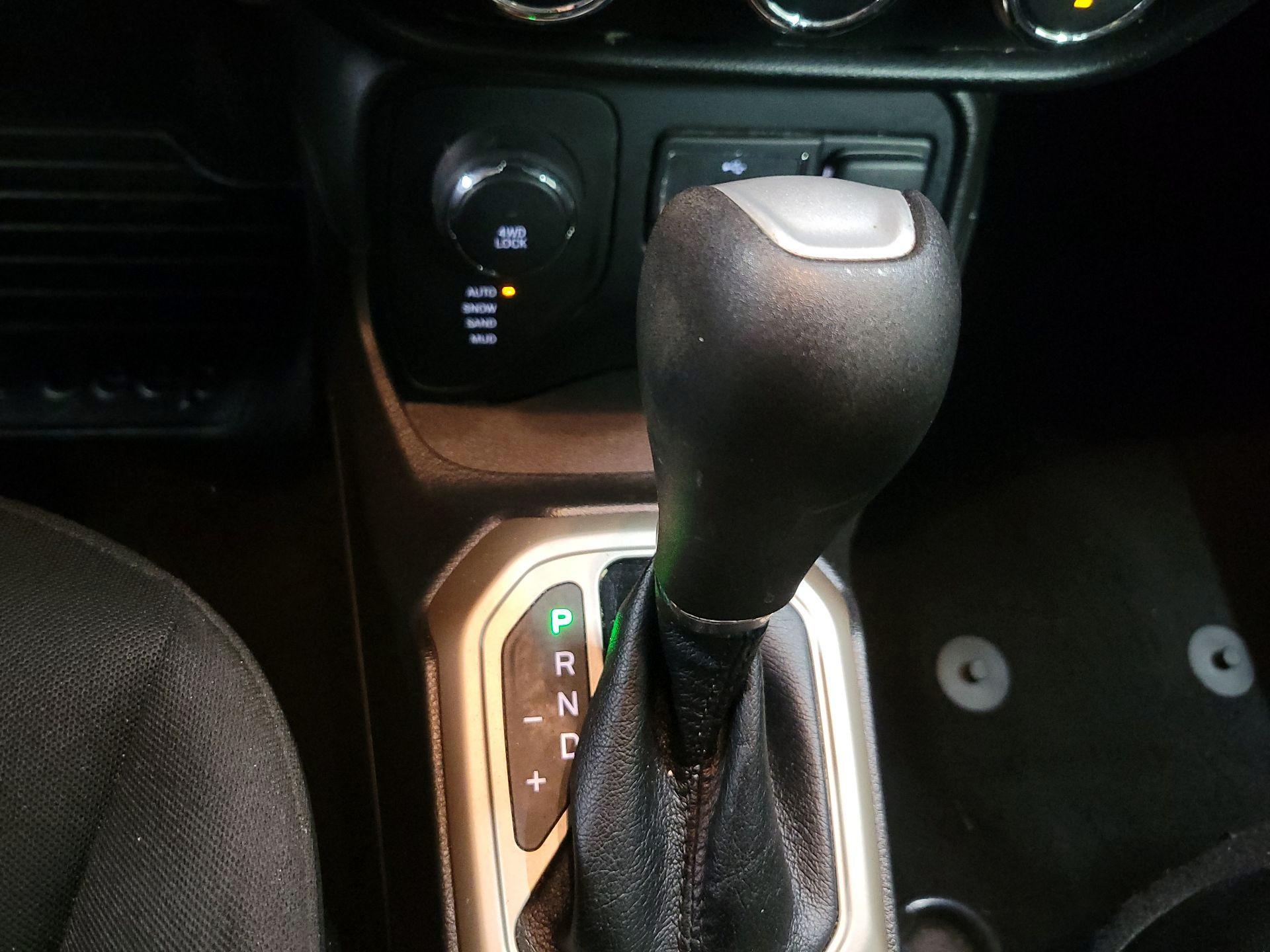 Thumbnail: 2017 Jeep Renegade - 17