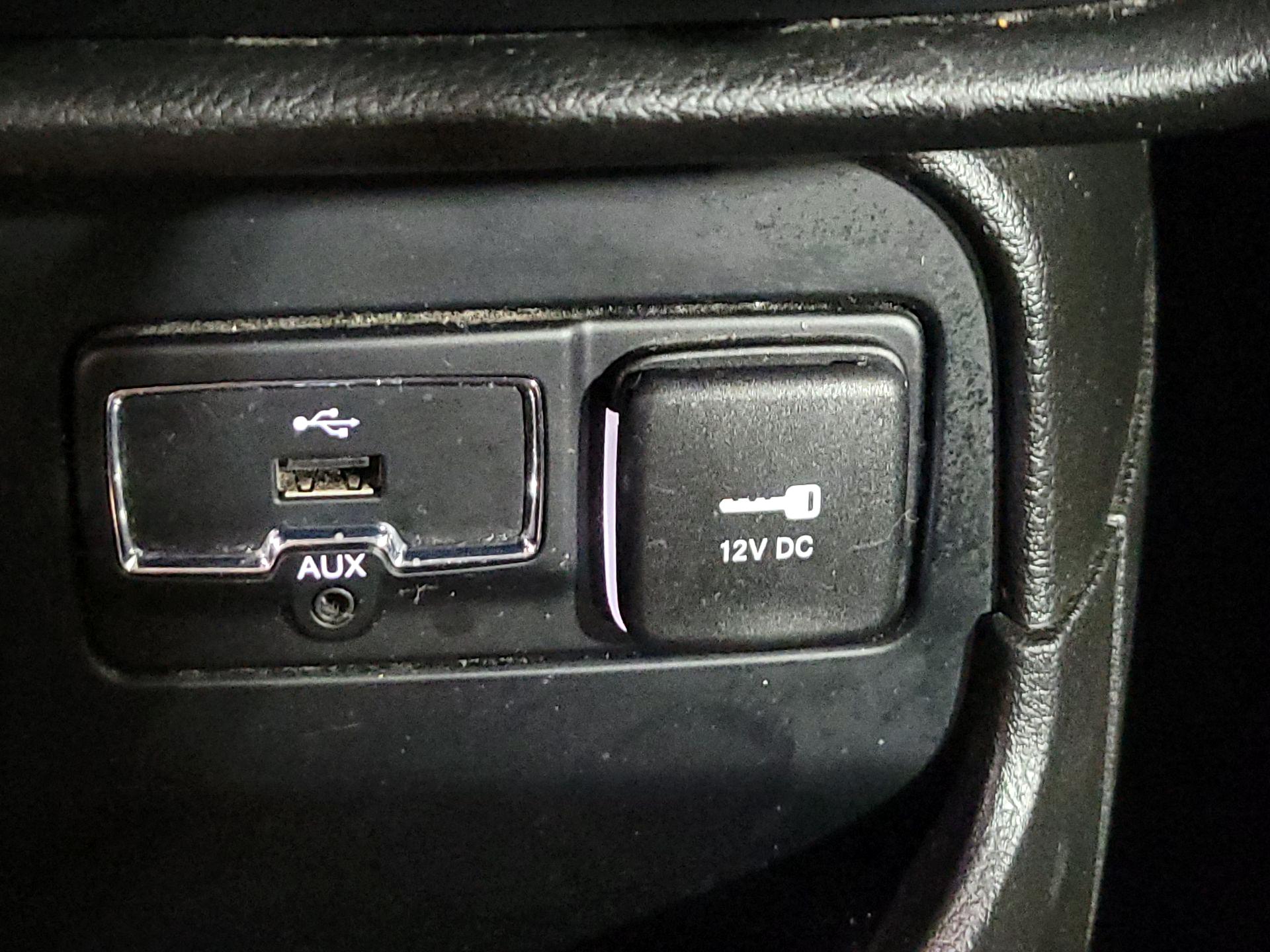 Thumbnail: 2017 Jeep Renegade - 18