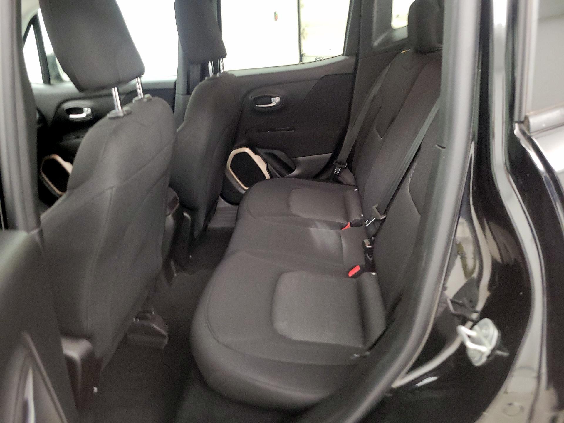 Thumbnail: 2017 Jeep Renegade - 19