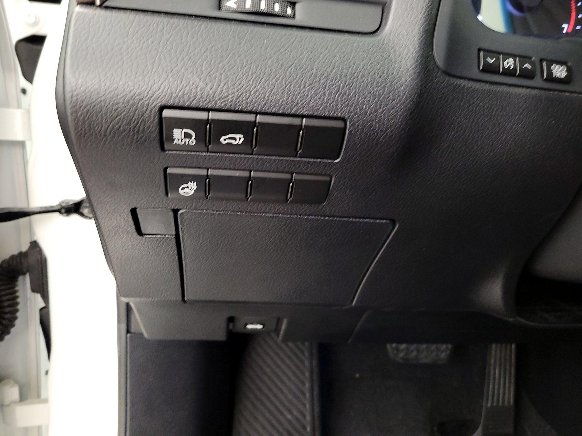 Thumbnail: 2018 Lexus RX - 13