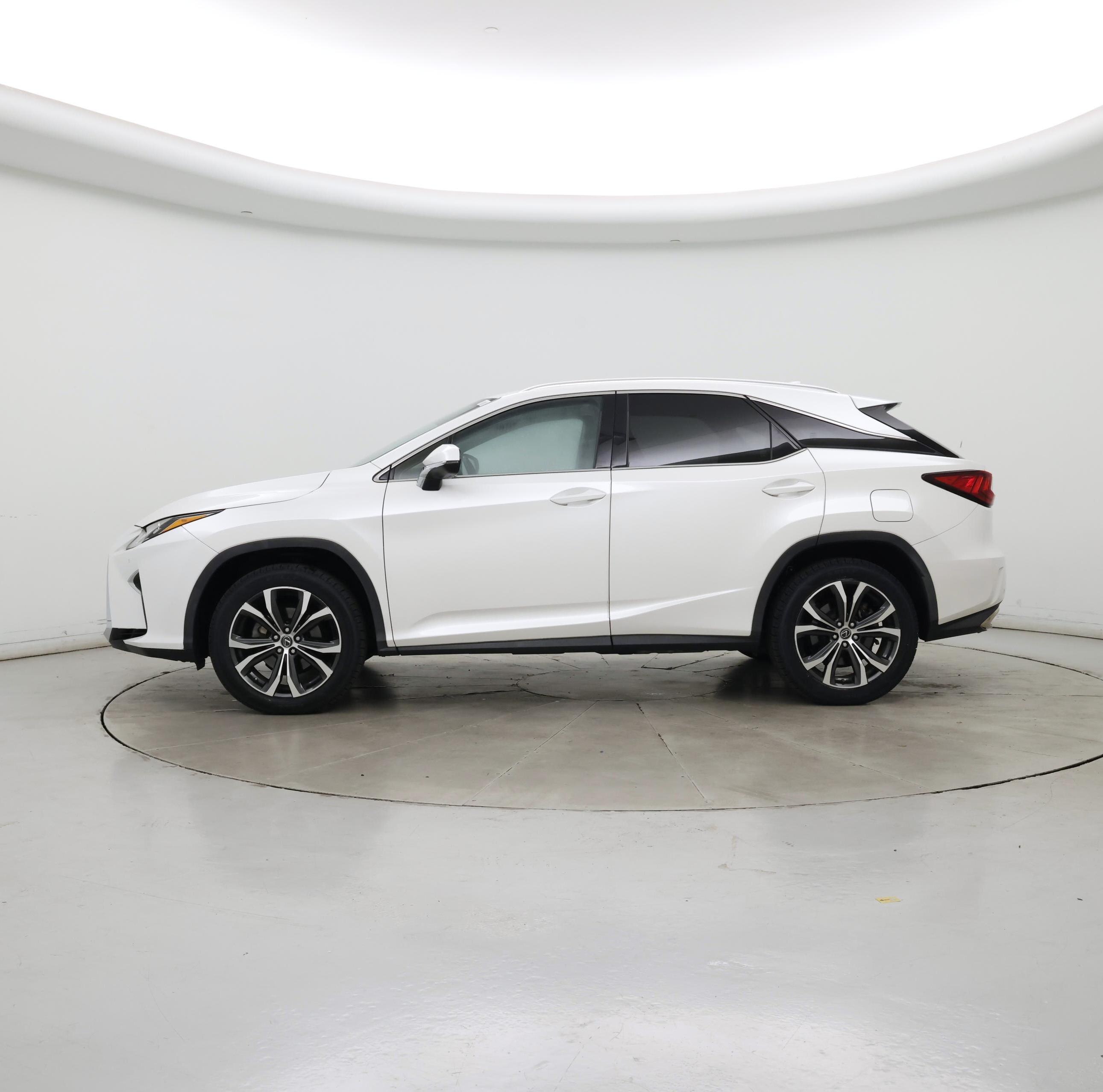 Thumbnail: 2018 Lexus RX - 3