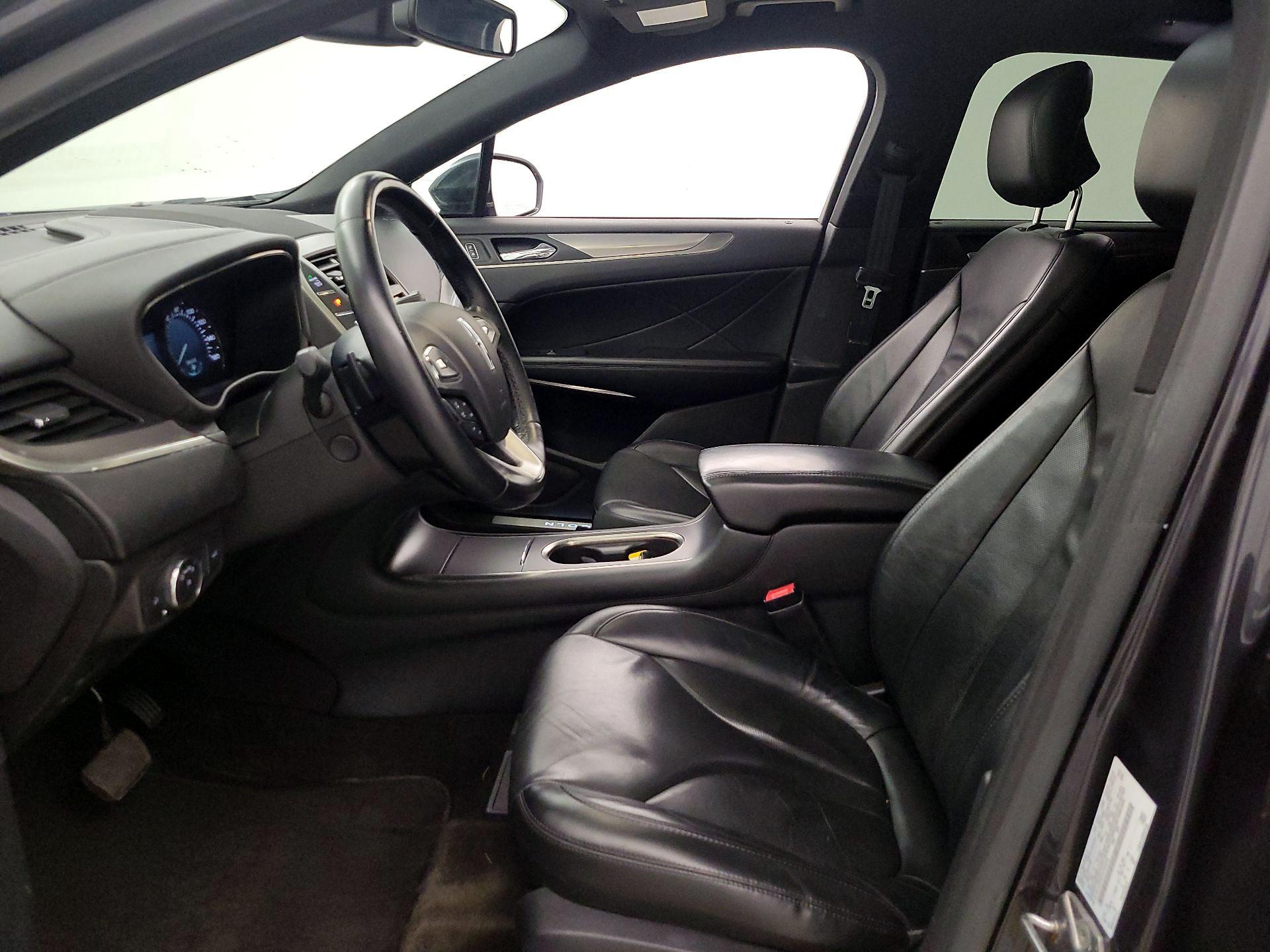 Thumbnail: 2015 Lincoln MKC - 11