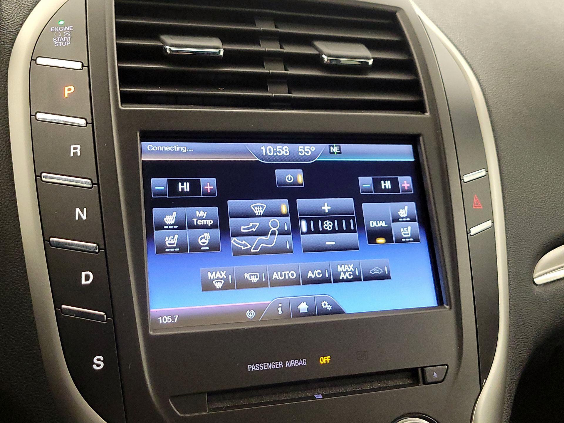 Thumbnail: 2015 Lincoln MKC - 17