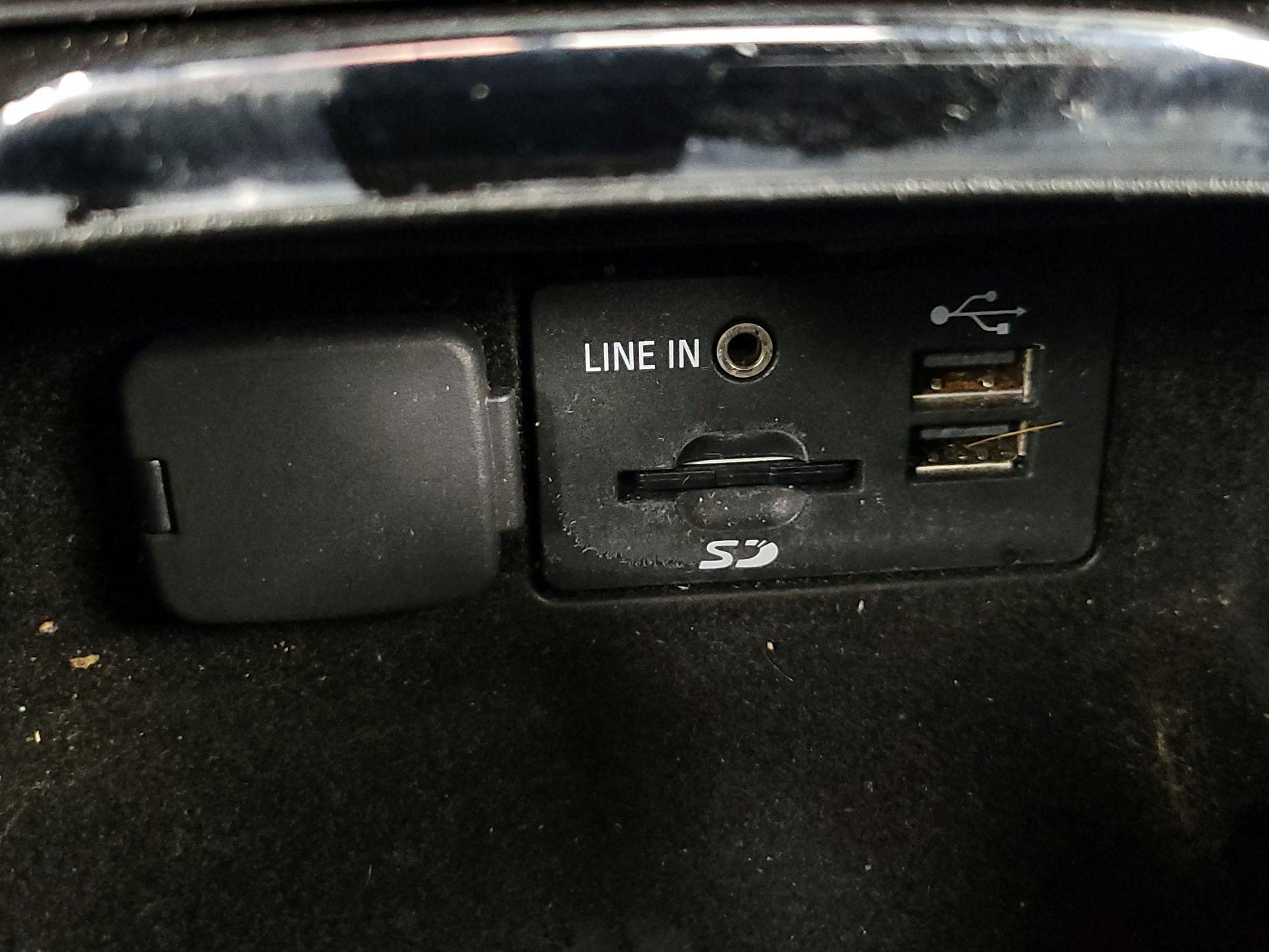 Thumbnail: 2015 Lincoln MKC - 19