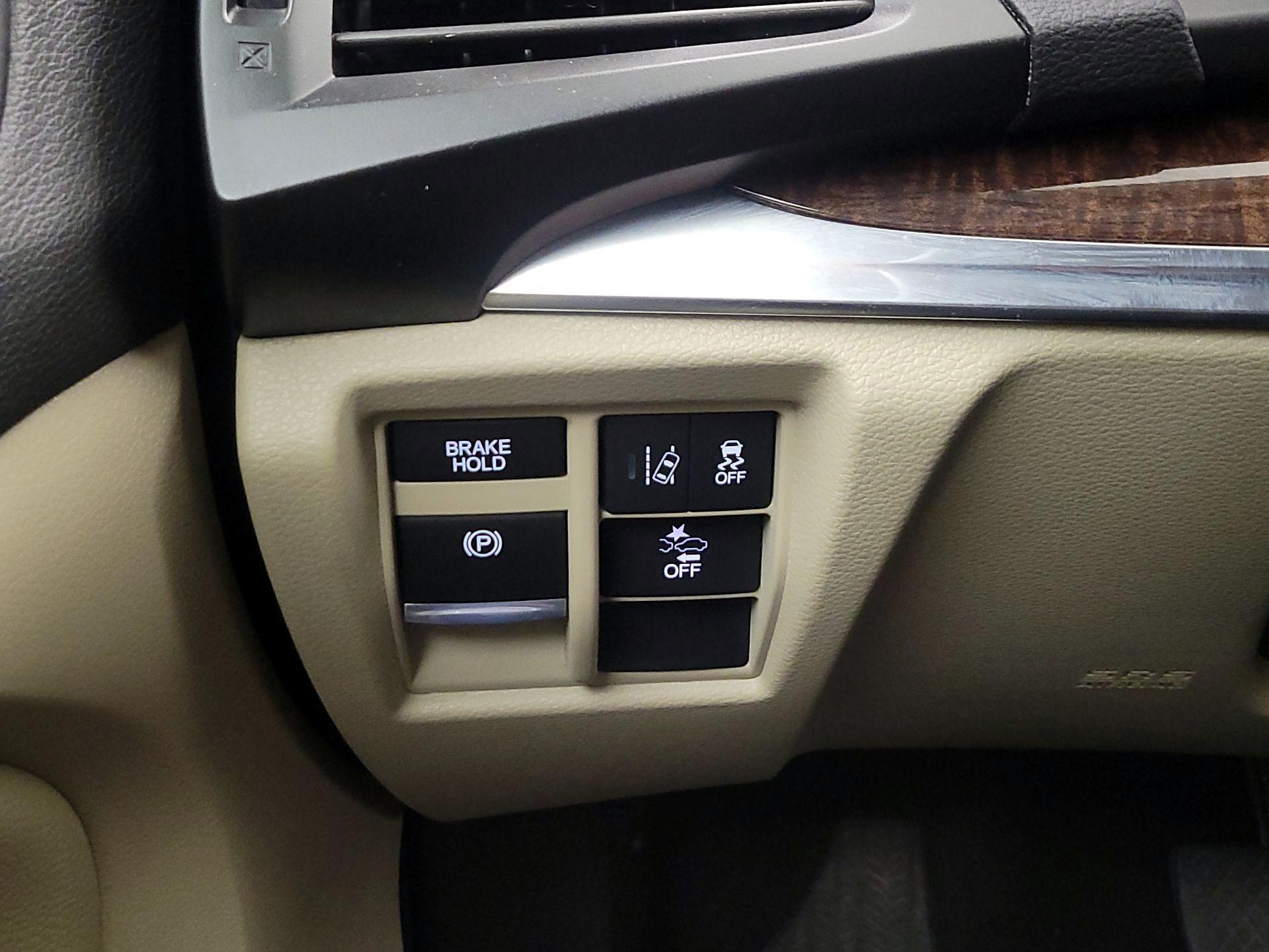 Thumbnail: 2020 Acura MDX - 13