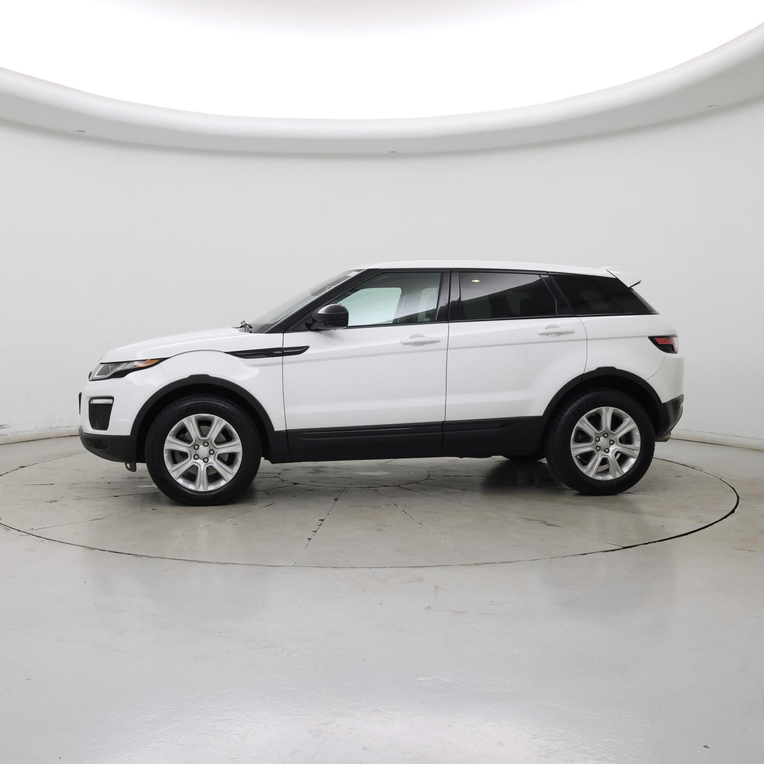 Thumbnail: 2018 Land Rover Range Rover Evoque - 3